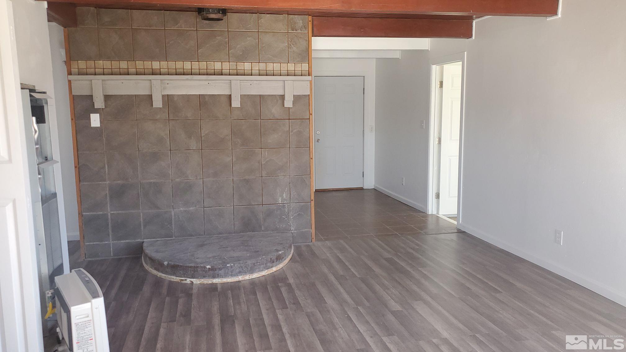 121 Hermansen St Property Photo 4