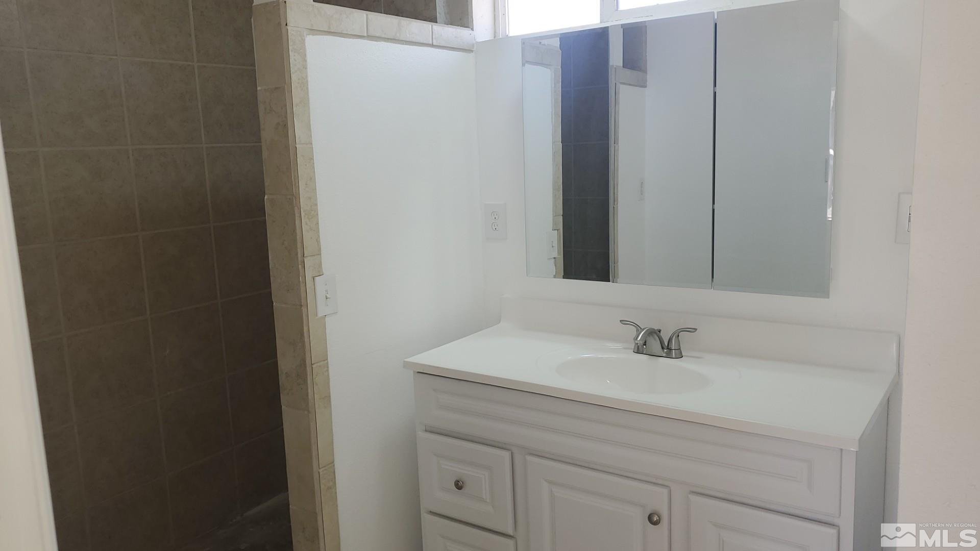 121 Hermansen St Property Photo 8