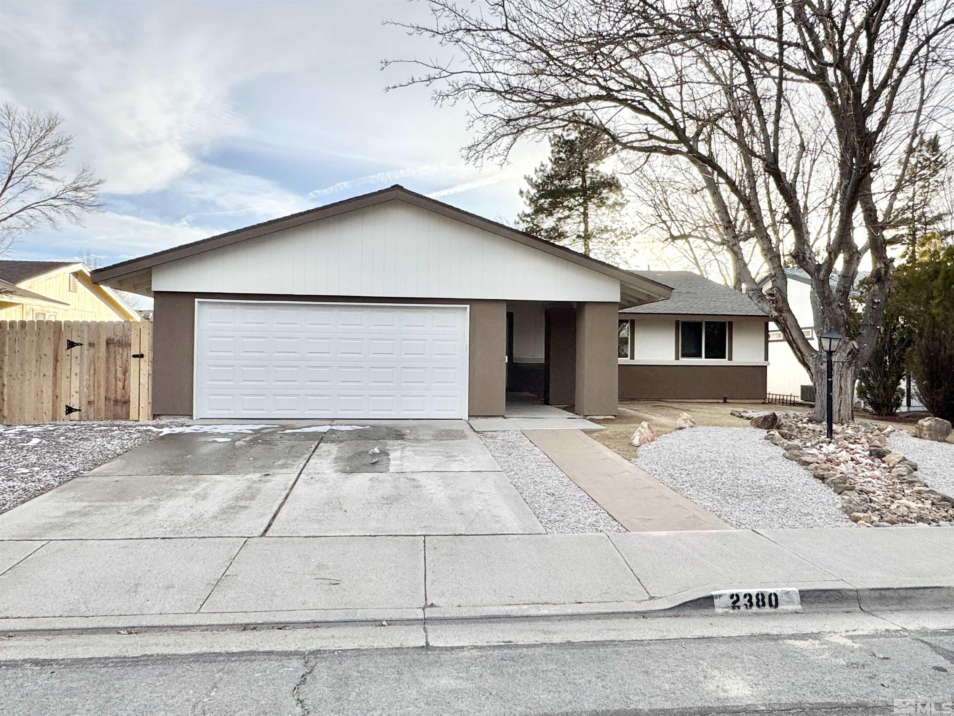 2380 Woodcrest Ln Property Photo 1