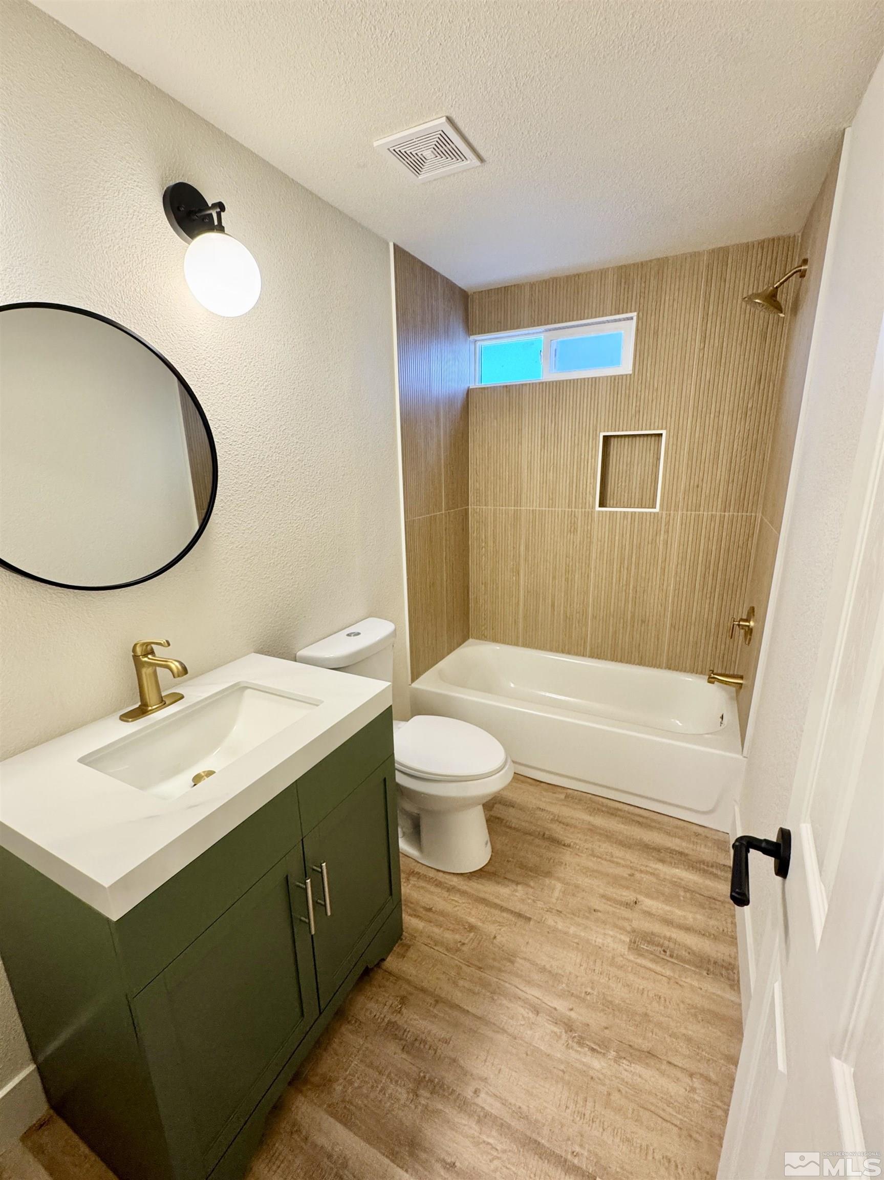 2380 Woodcrest Ln Property Photo 17