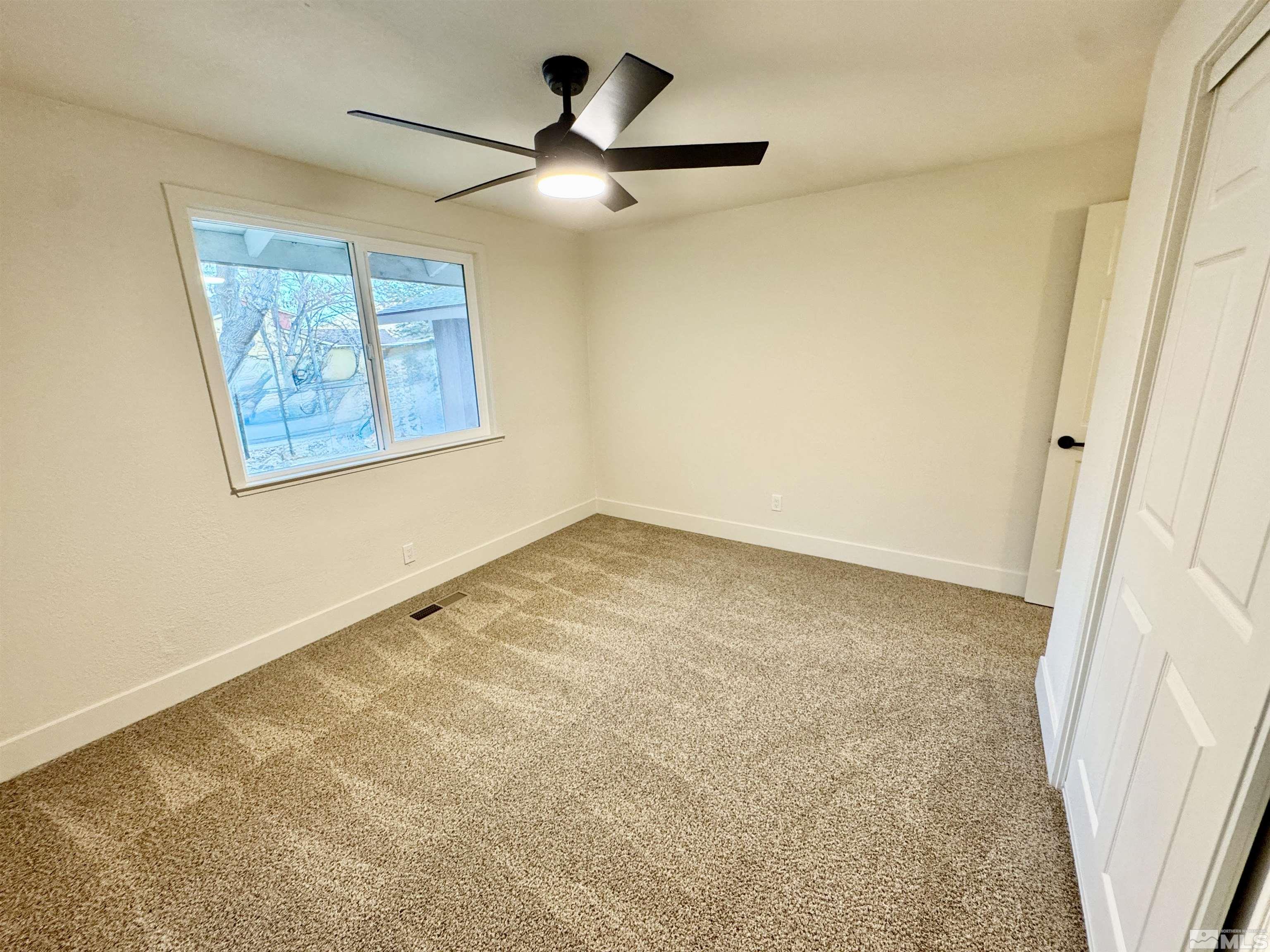 2380 Woodcrest Ln Property Photo 20