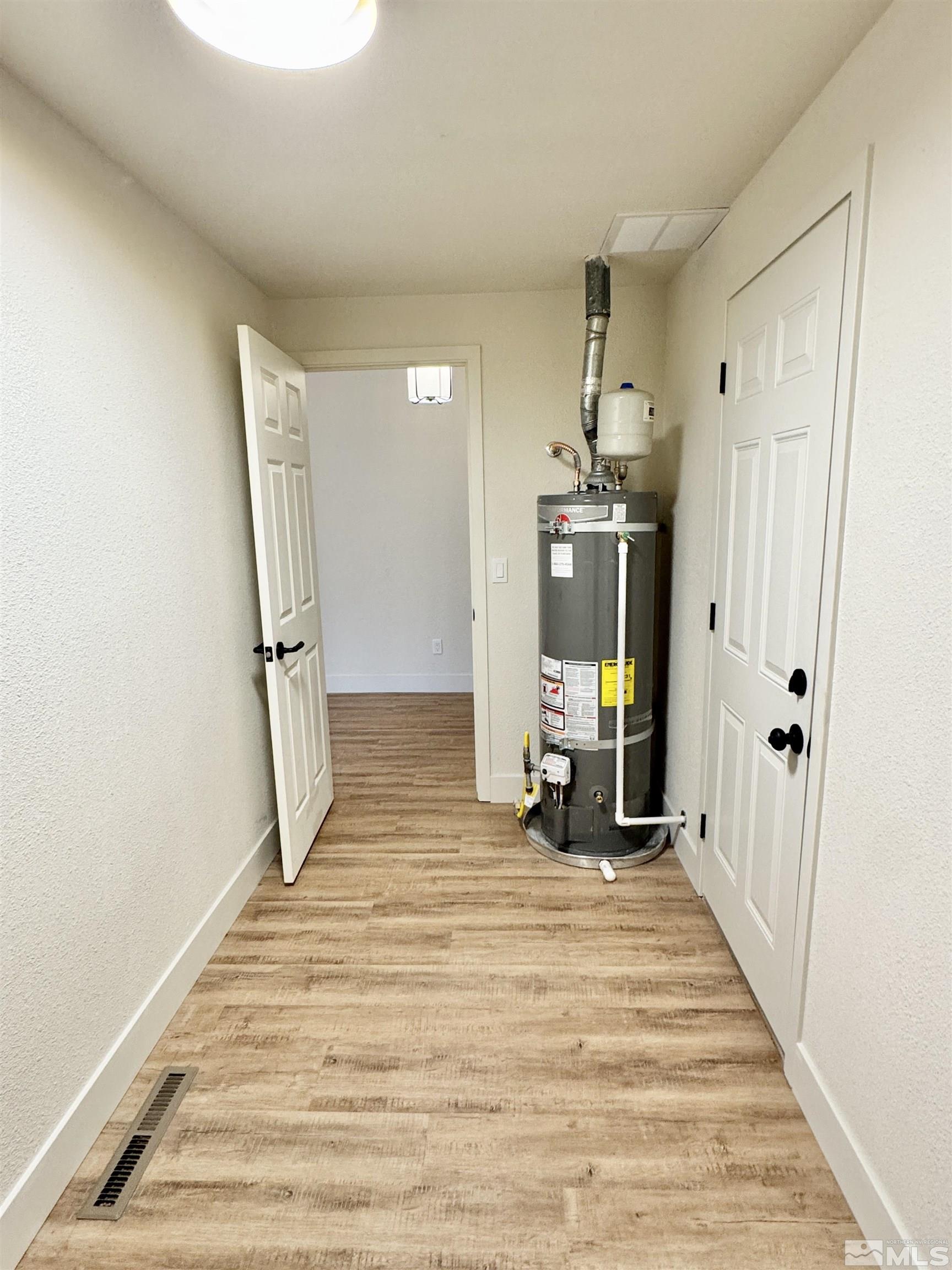 2380 Woodcrest Ln Property Photo 26