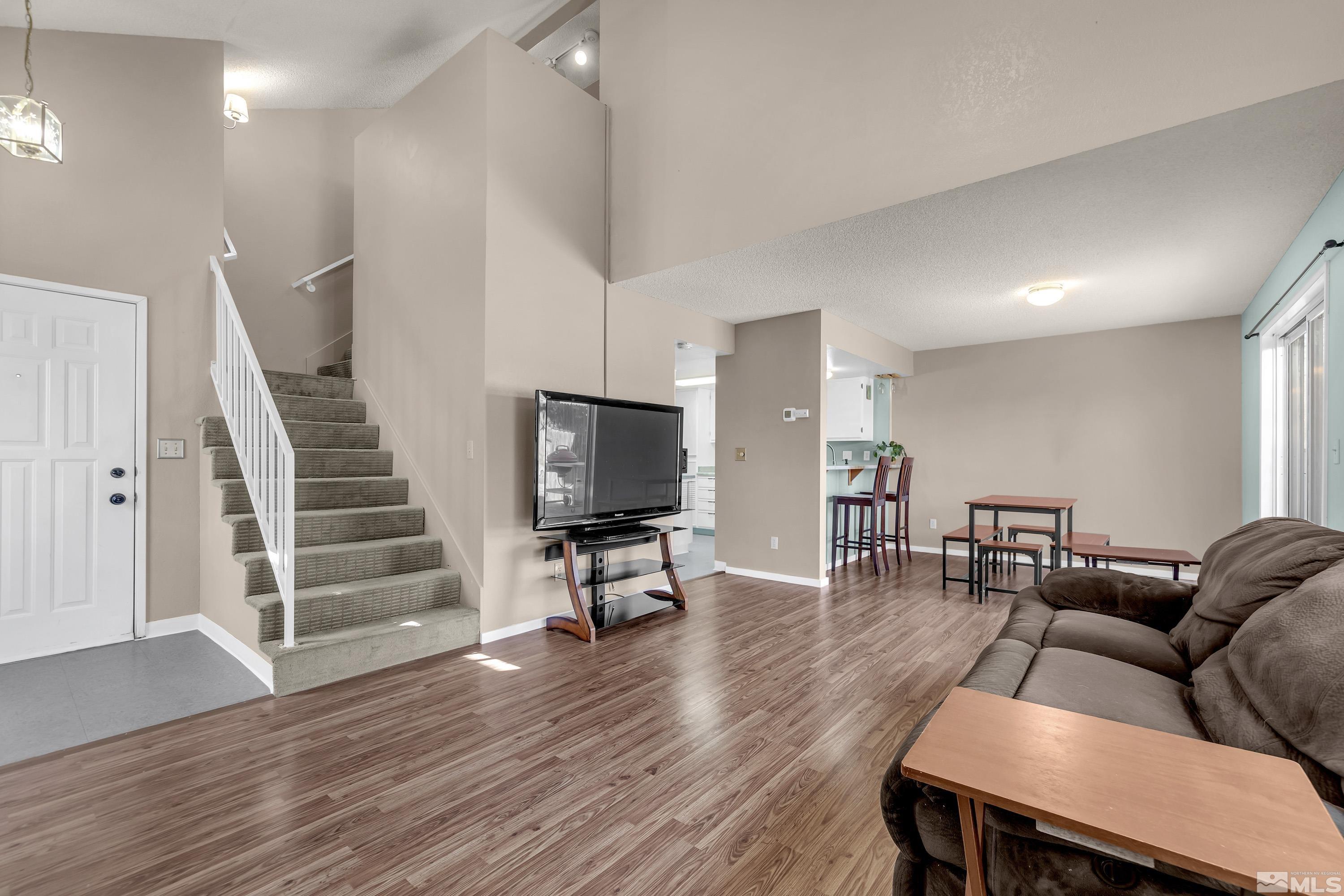 3126 Myles Dr Property Photo 4