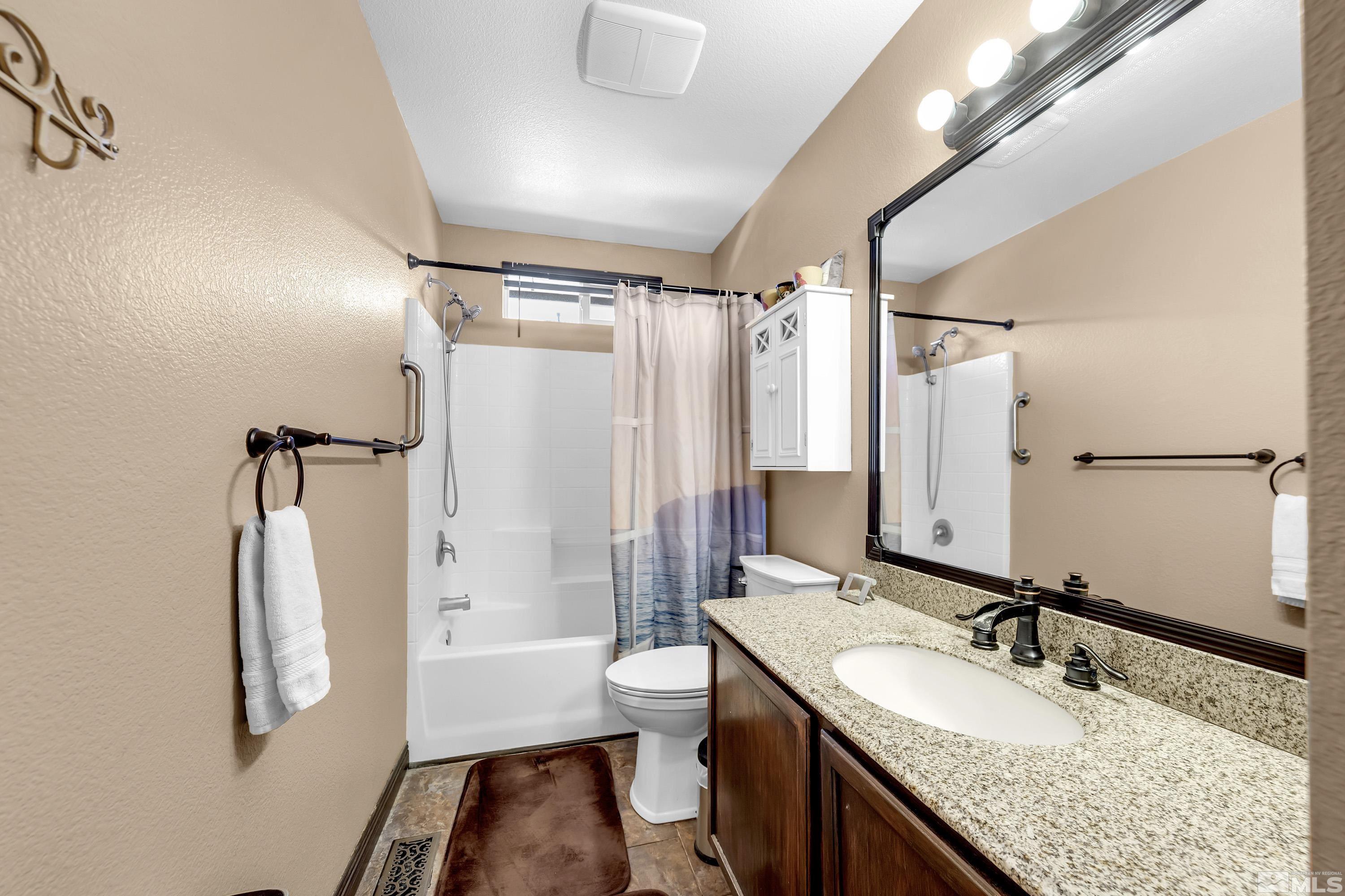 128 Desert Springs Ln Property Photo 20