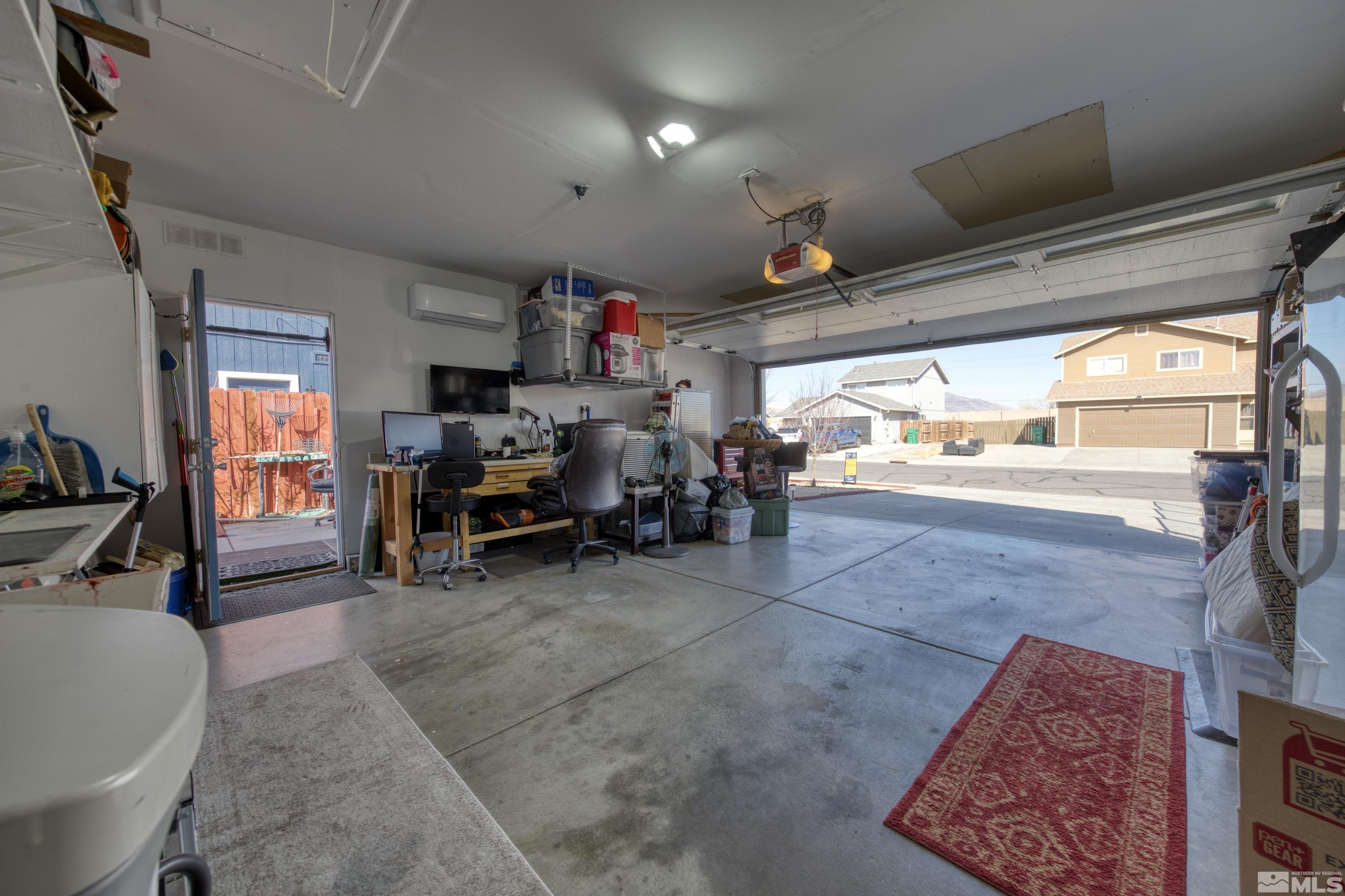 128 Desert Springs Ln Property Photo 28