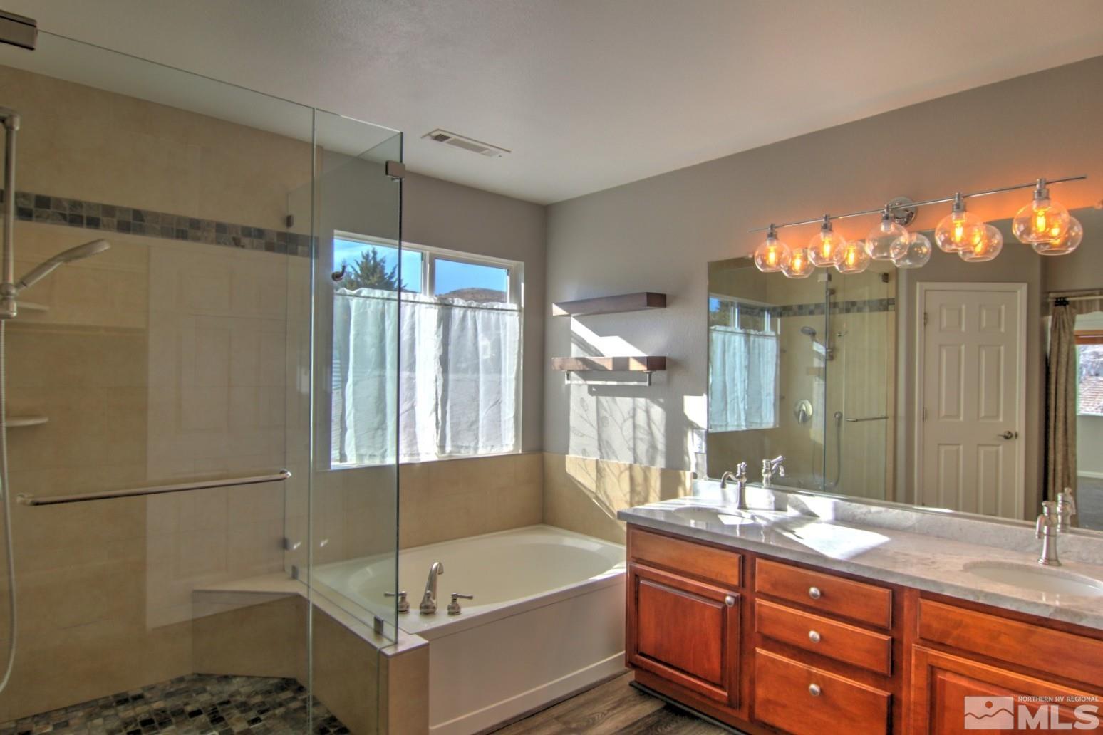 3776 Bellingham Dr Property Photo 14