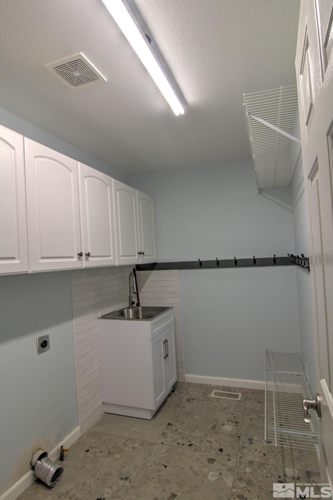 3776 Bellingham Dr Property Photo 21