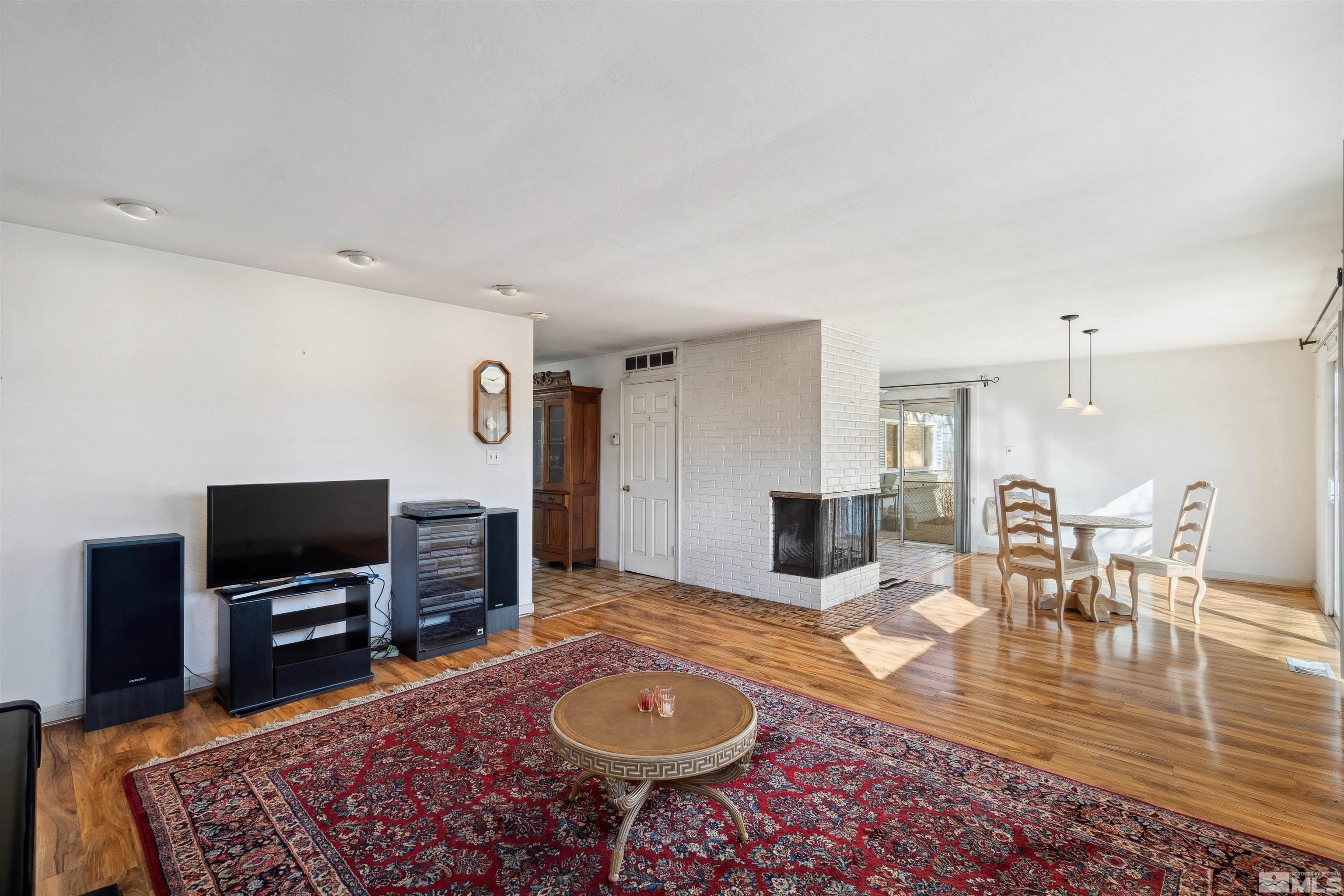 1360 Dartmouth Dr. Property Photo 14