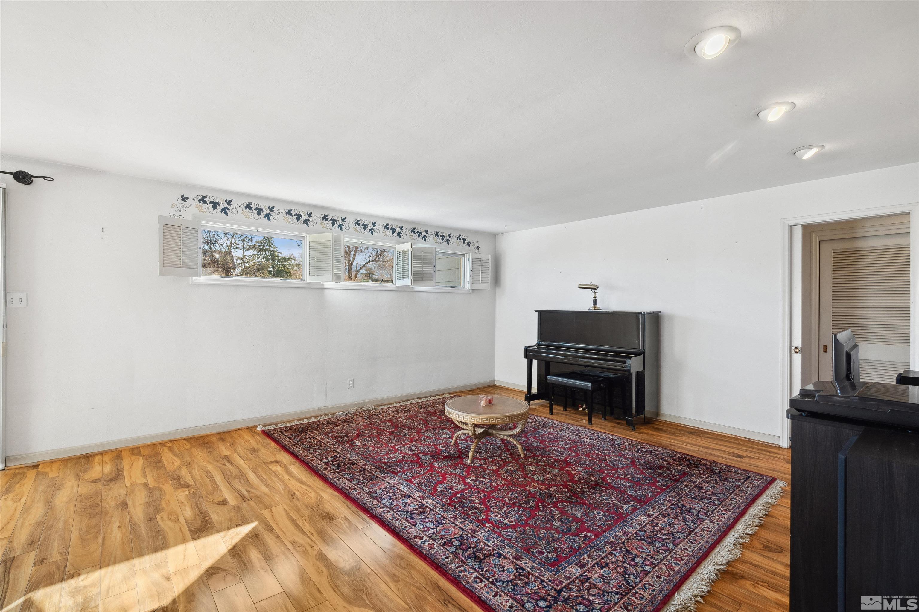 1360 Dartmouth Dr. Property Photo 18