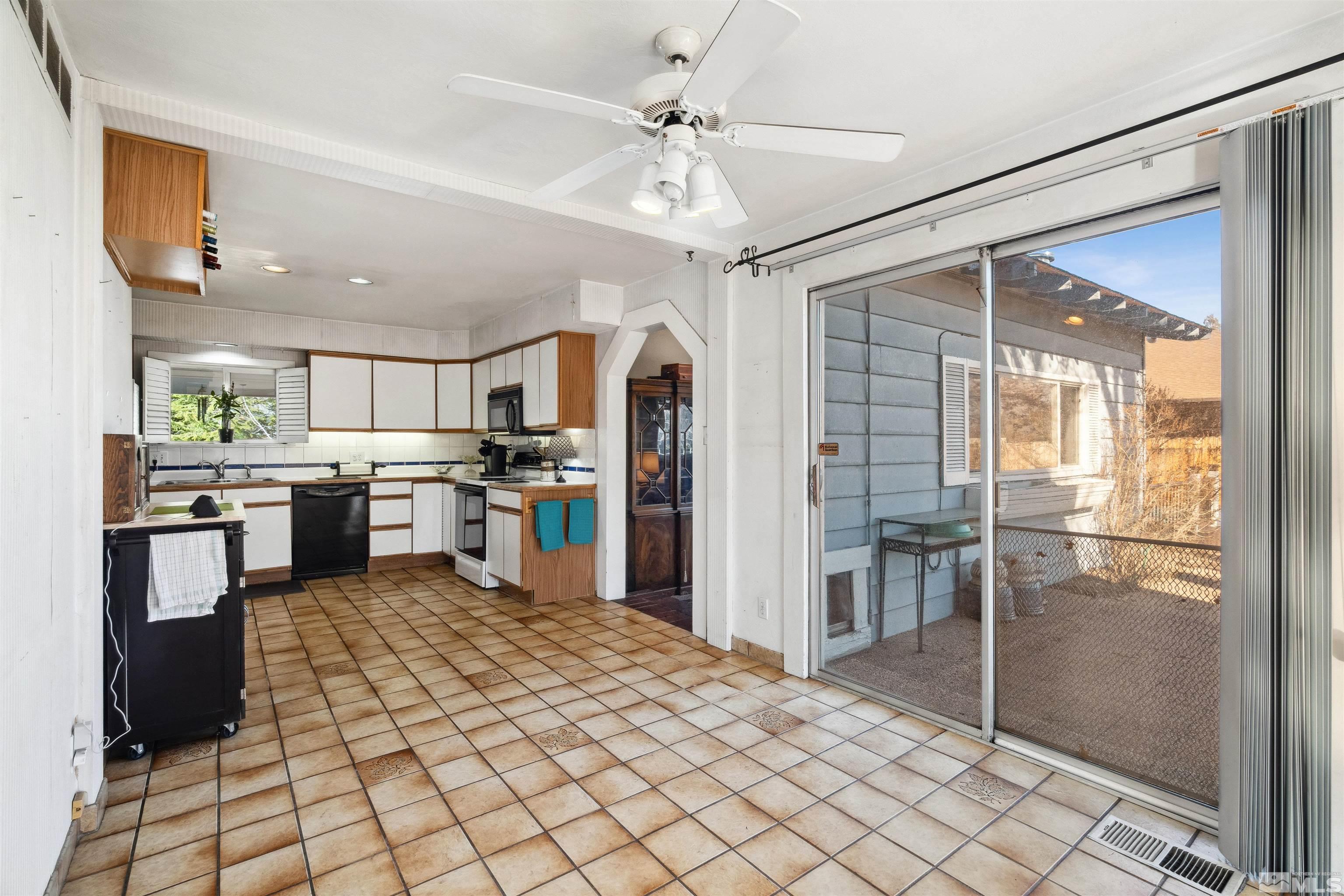 1360 Dartmouth Dr. Property Photo 19