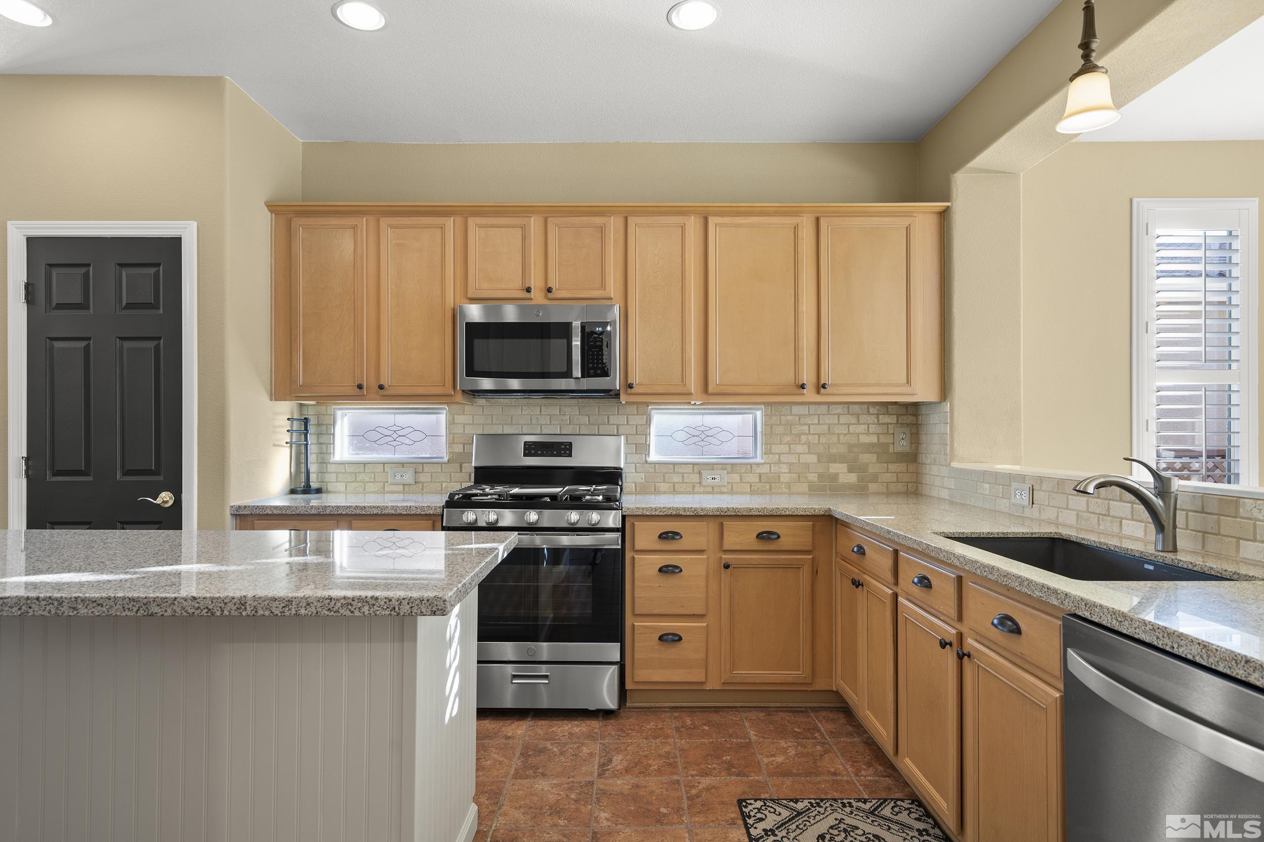 1495 Veneto Dr Property Photo 8