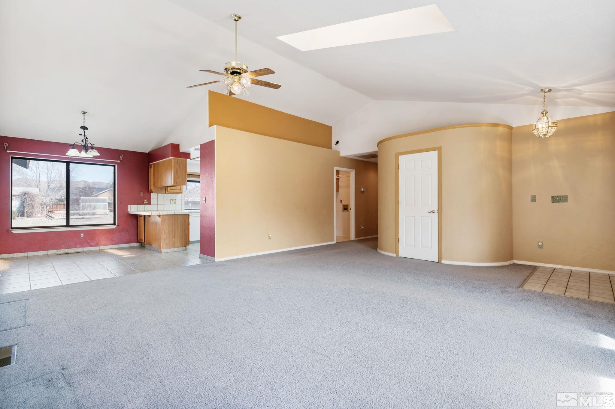 665 Aswan St Property Photo 4