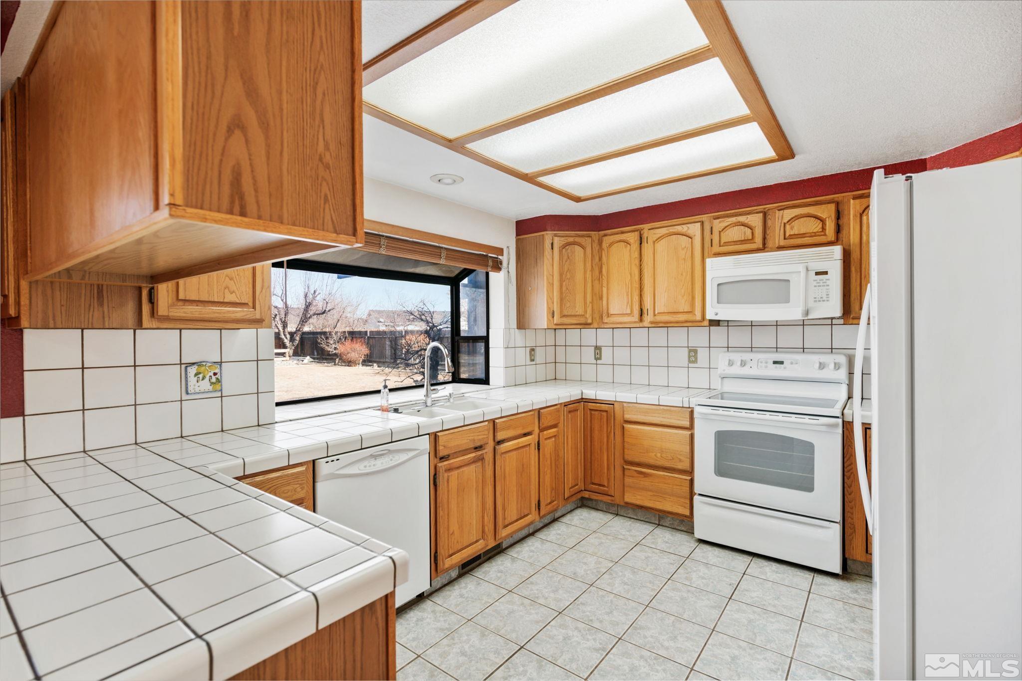 665 Aswan St Property Photo 7