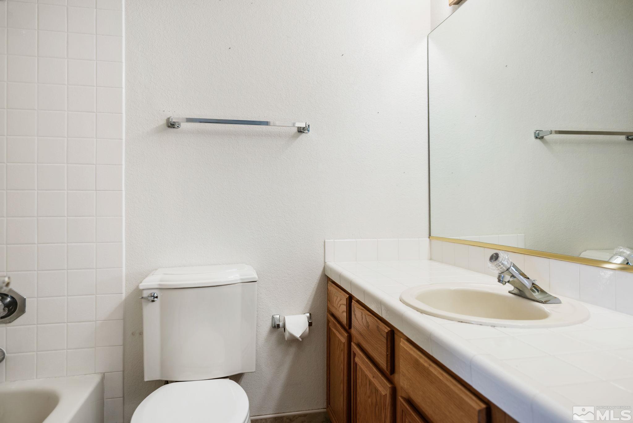 665 Aswan St Property Photo 20