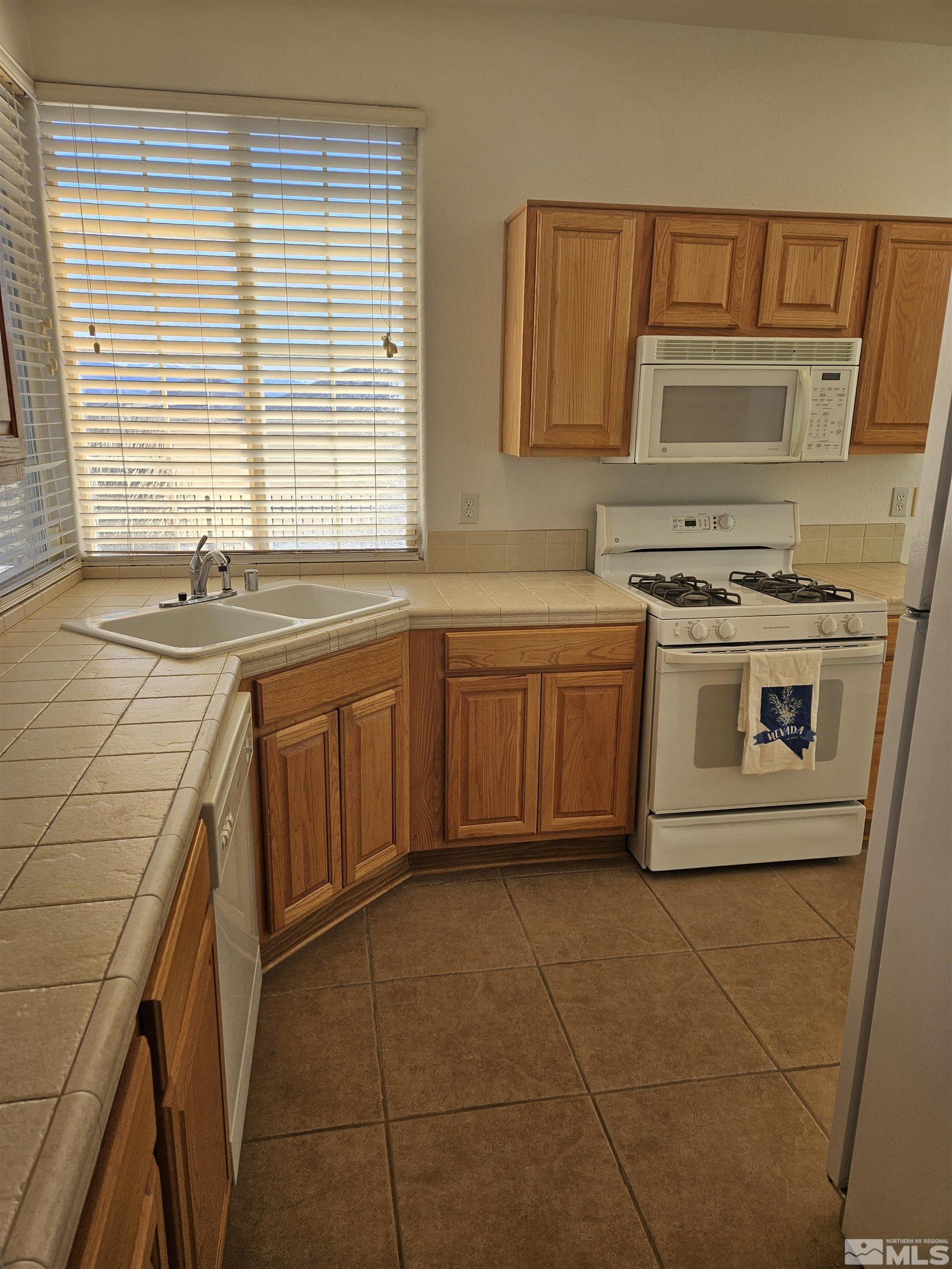 3657 Herons Landing Property Photo 6