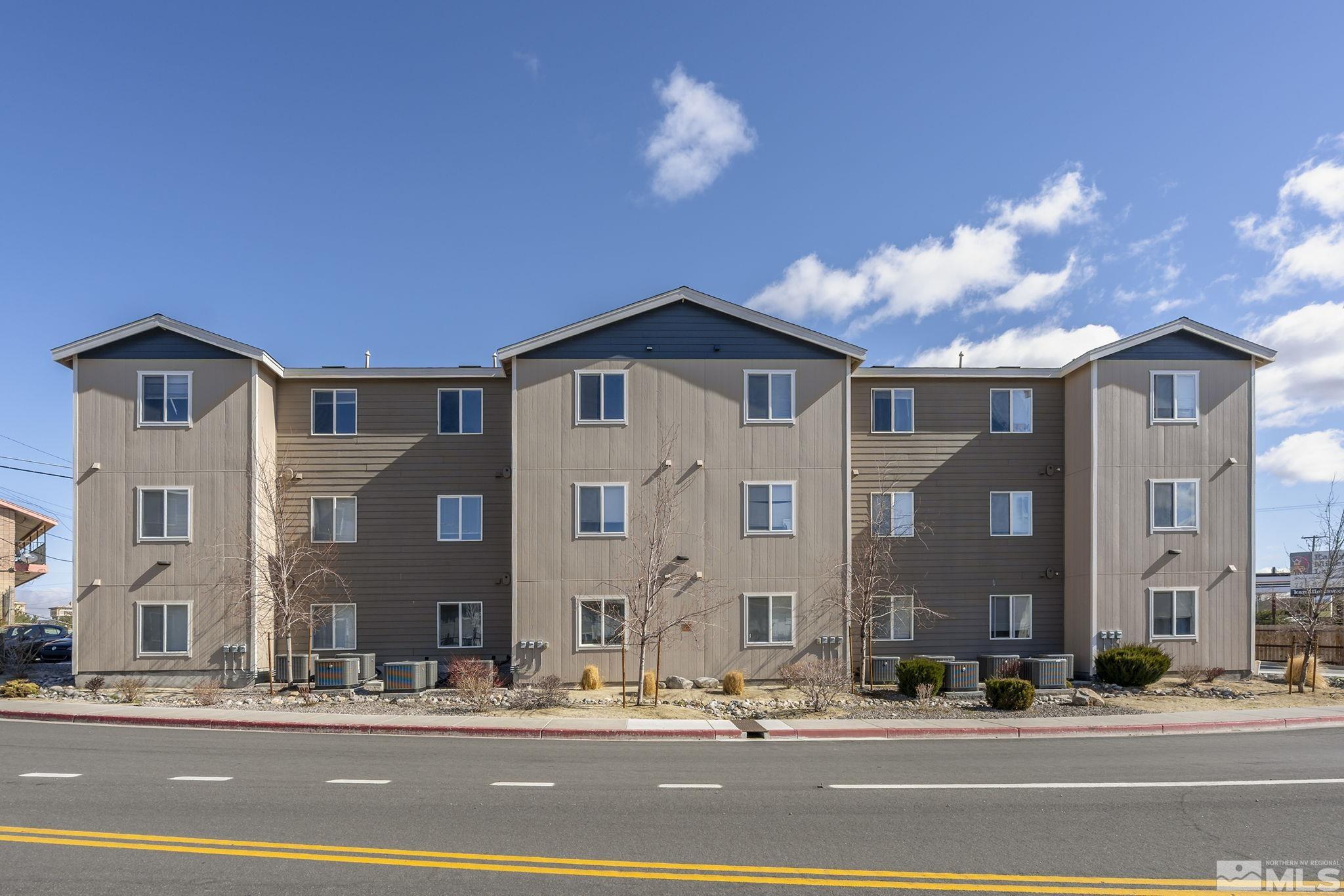 15 Gentry Way 12 Units Property Photo 2