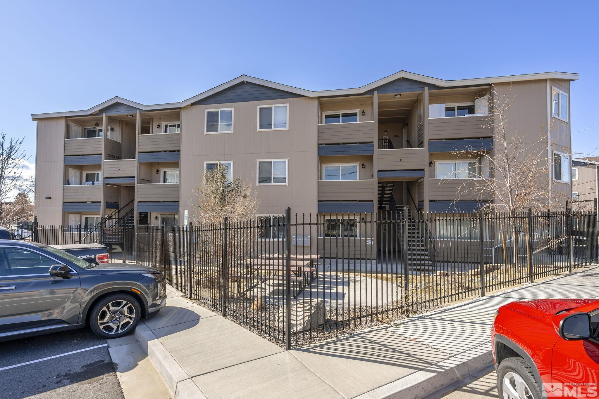 15 Gentry Way 12 Units Property Photo 4