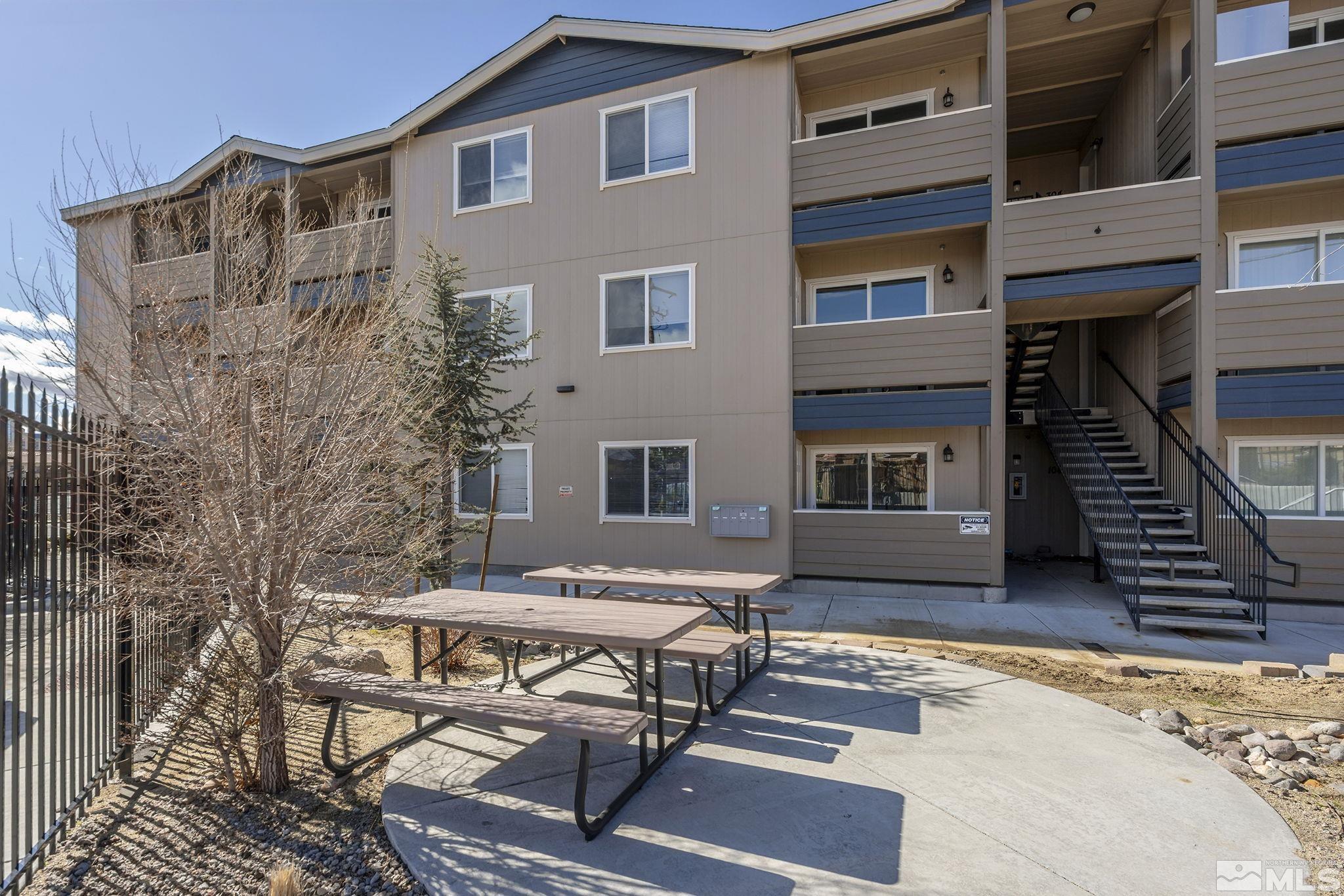 15 Gentry Way 12 Units Property Photo 6