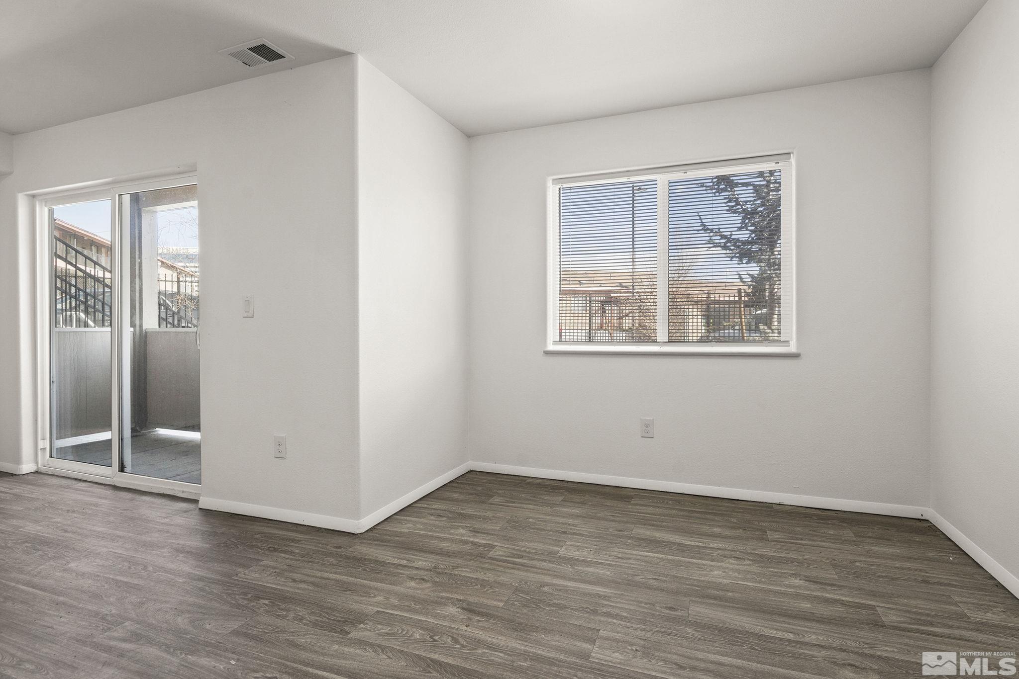 15 Gentry Way 12 Units Property Photo 11