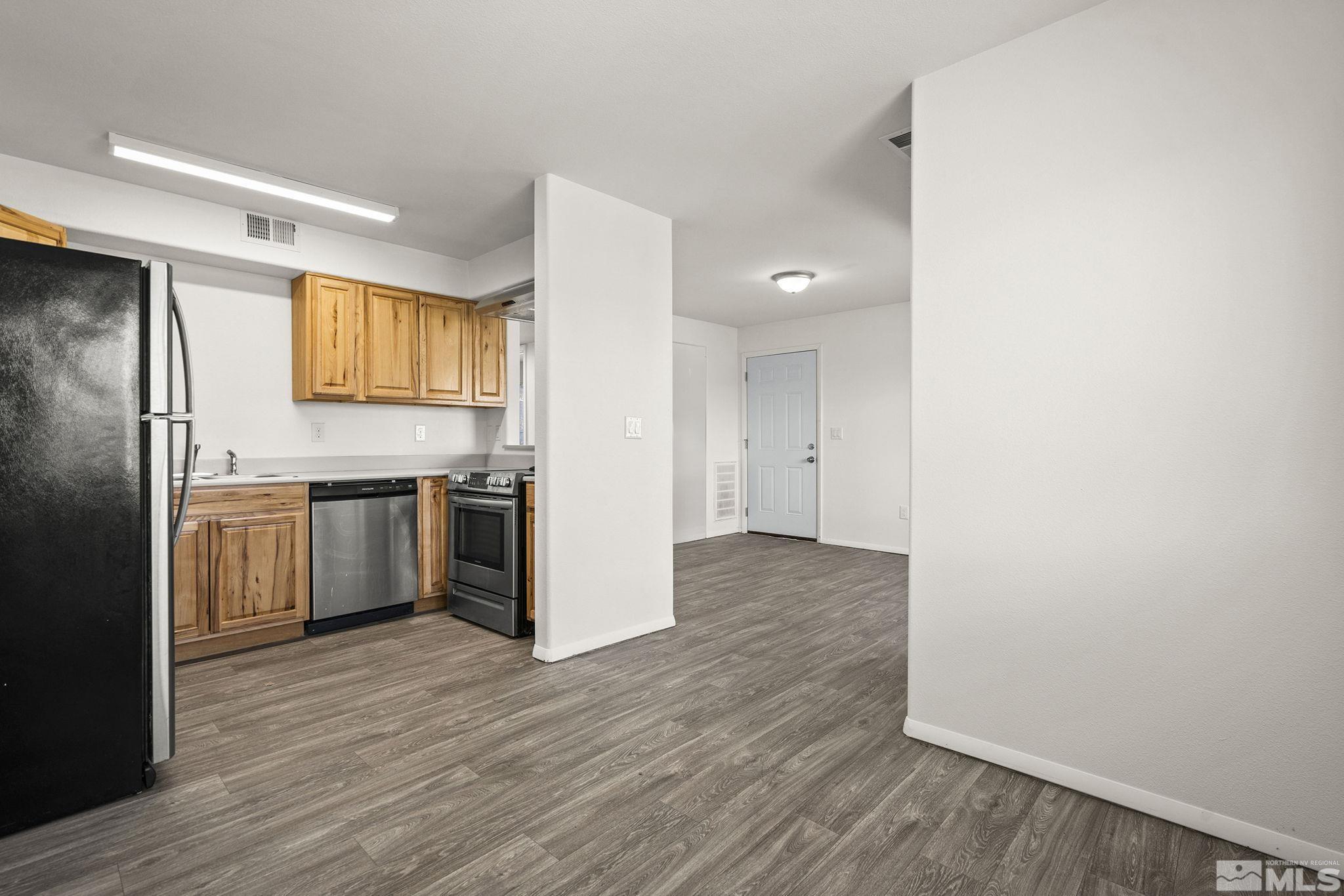 15 Gentry Way 12 Units Property Photo 12