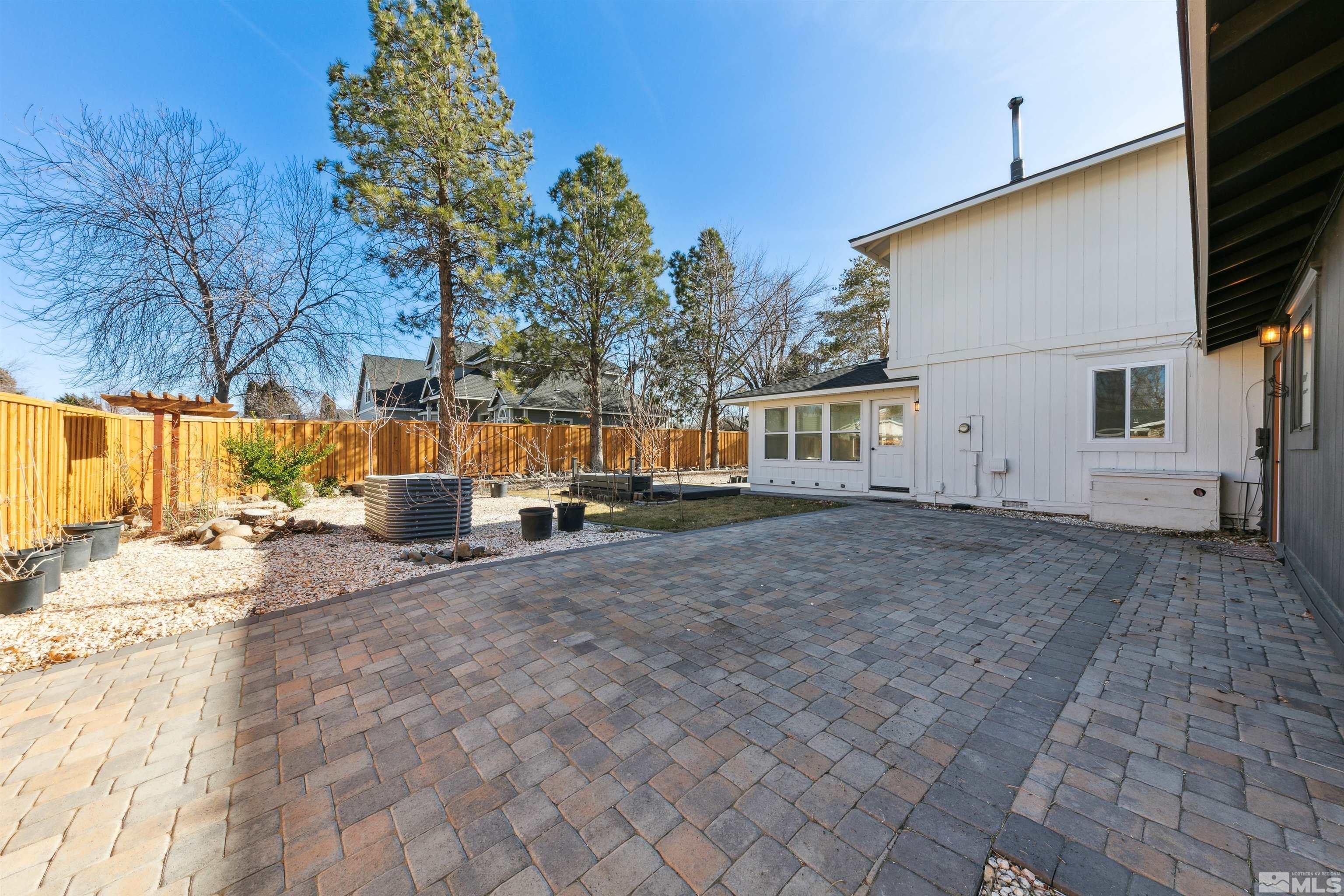 1599 Lucerne Property Photo 18