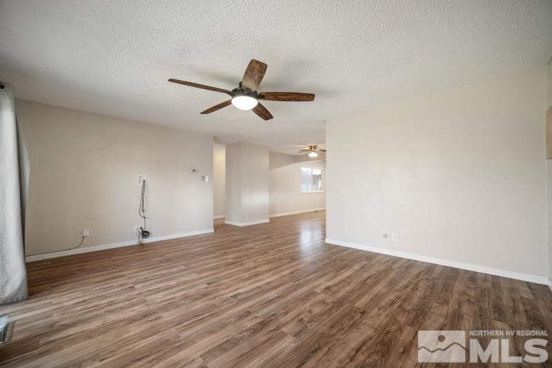 2 E Devere Way Property Photo 7