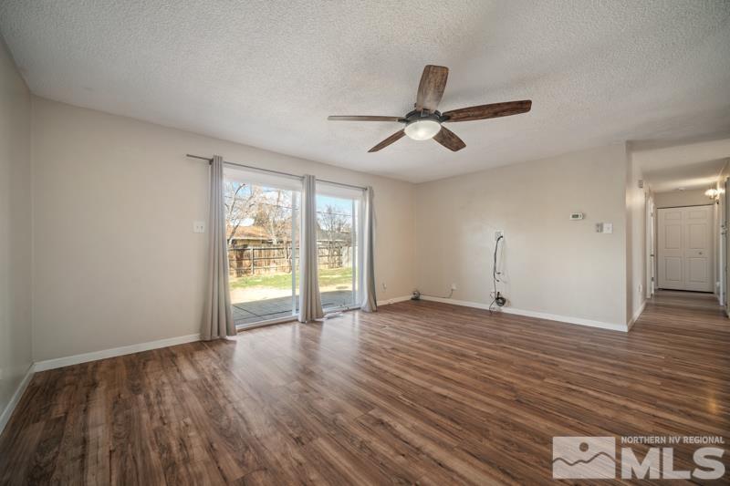 2 E Devere Way Property Photo 8