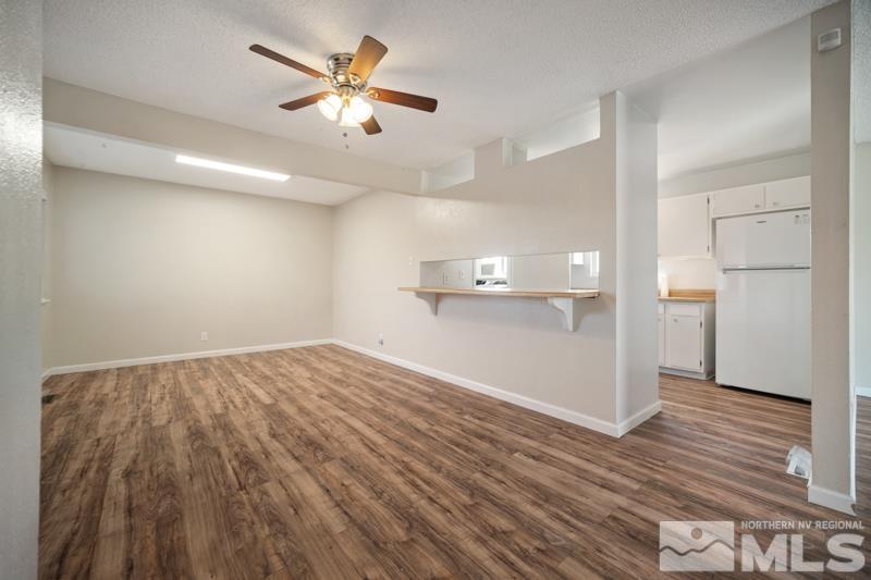 2 E Devere Way Property Photo 10