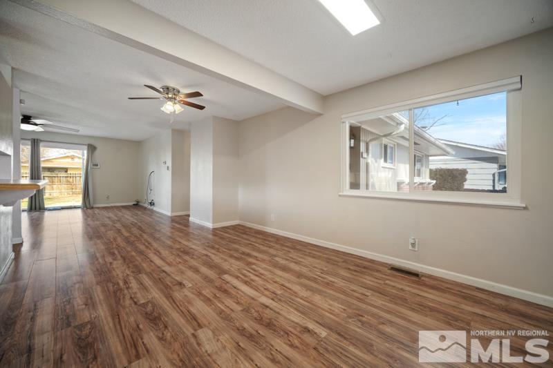 2 E Devere Way Property Photo 12