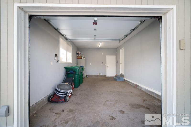 2 E Devere Way Property Photo 29