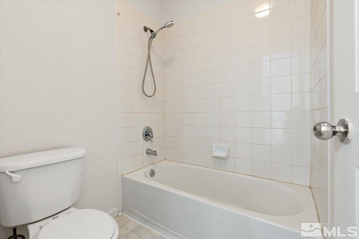 2081 Red Leaf Ct. Property Photo 6