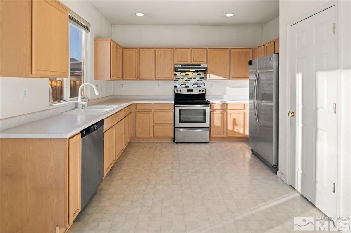 2081 Red Leaf Ct. Property Photo 11
