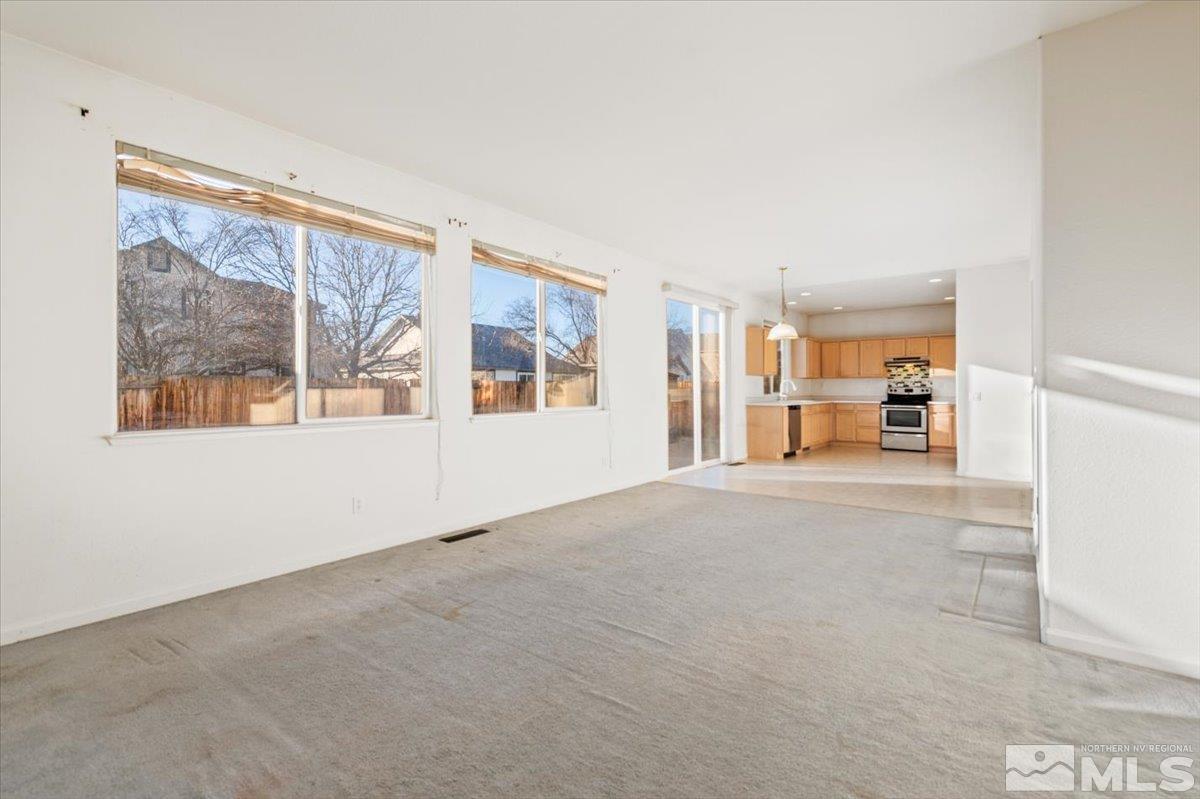 2081 Red Leaf Ct. Property Photo 14