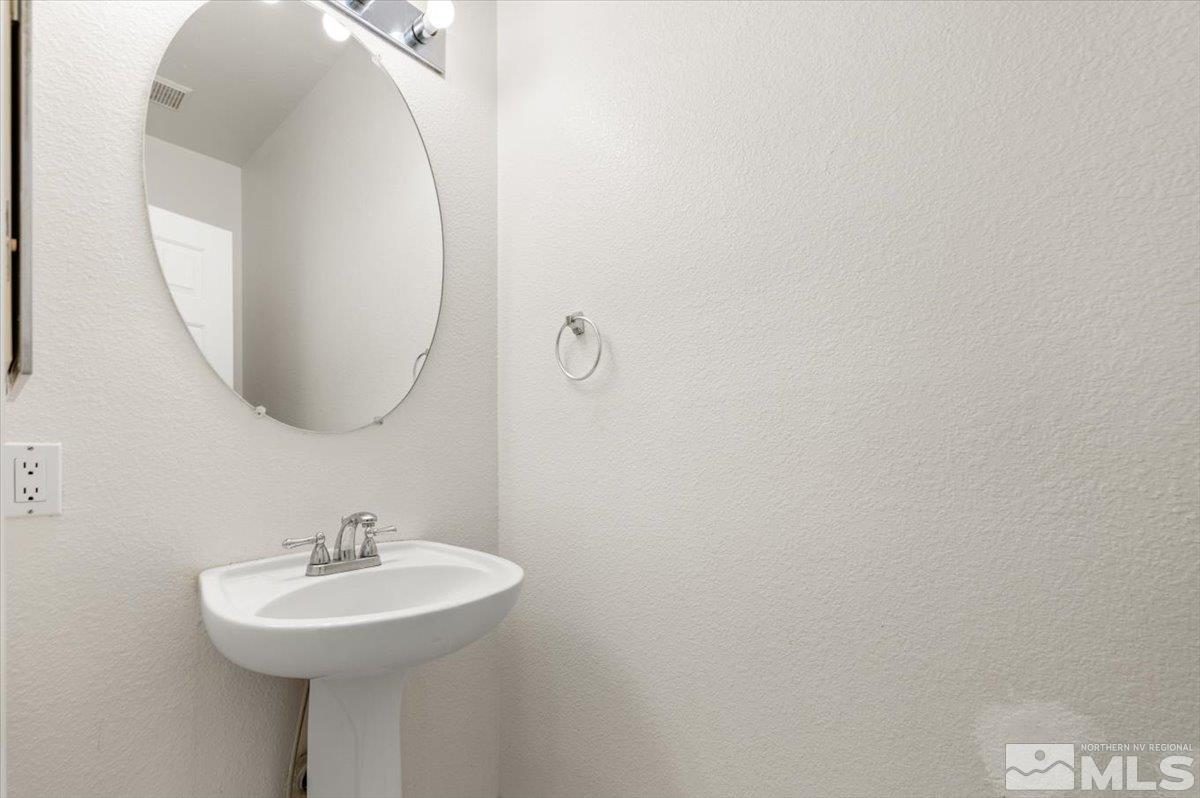 2081 Red Leaf Ct. Property Photo 16