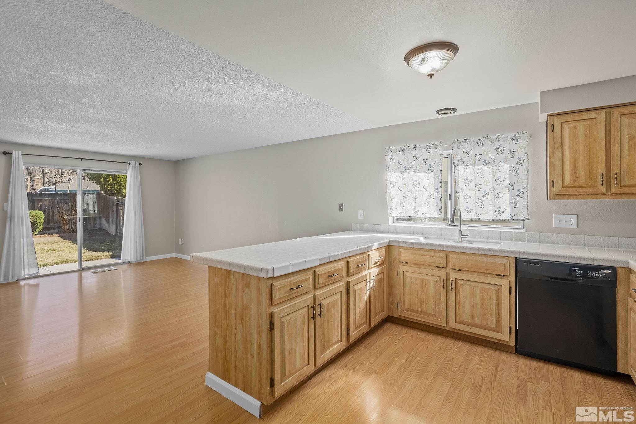 2872 Sunny Slope Drive Property Photo 5