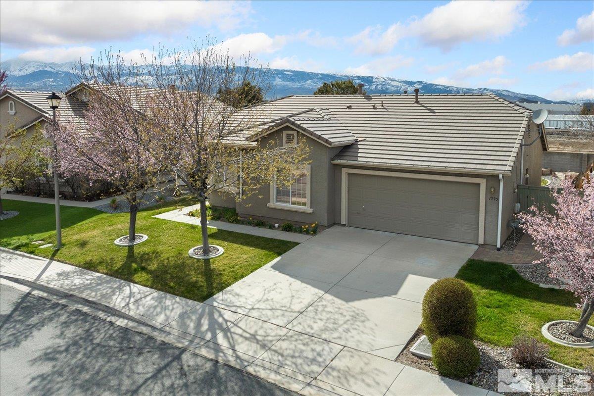1595 Canyonlands Ct Property Photo 2