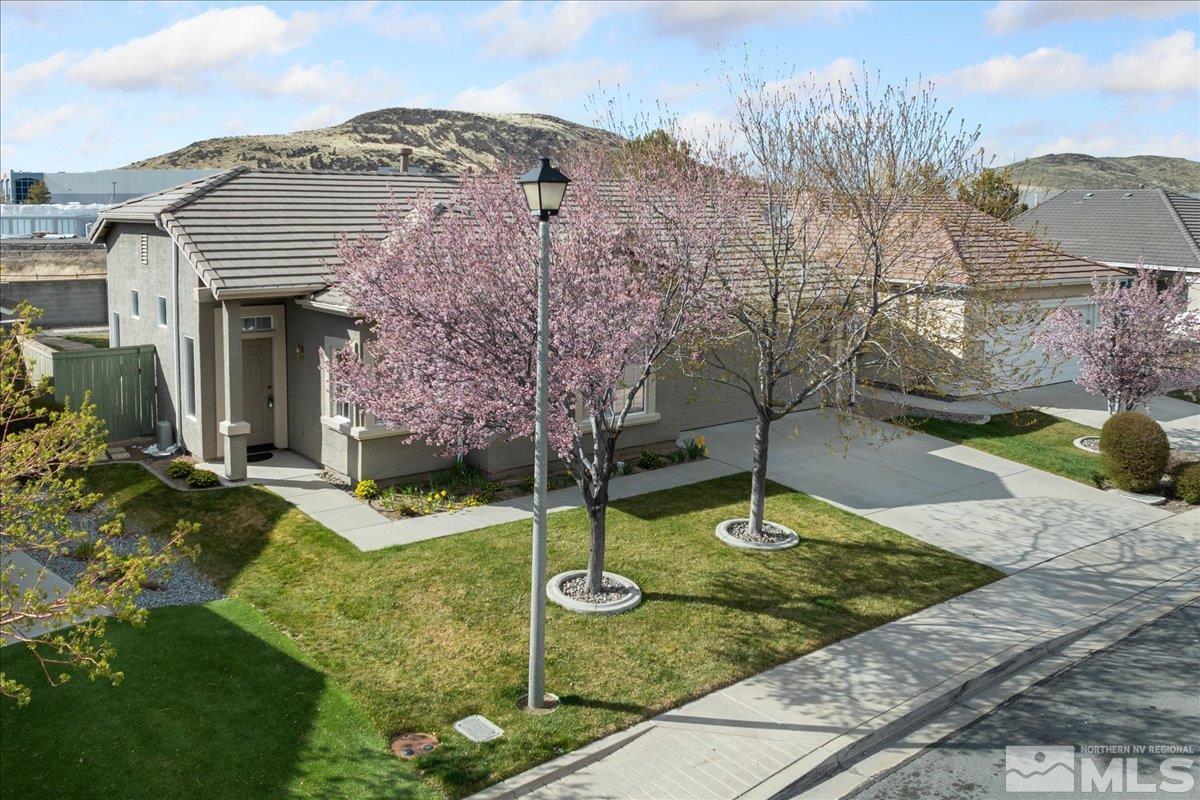 1595 Canyonlands Ct Property Photo 3