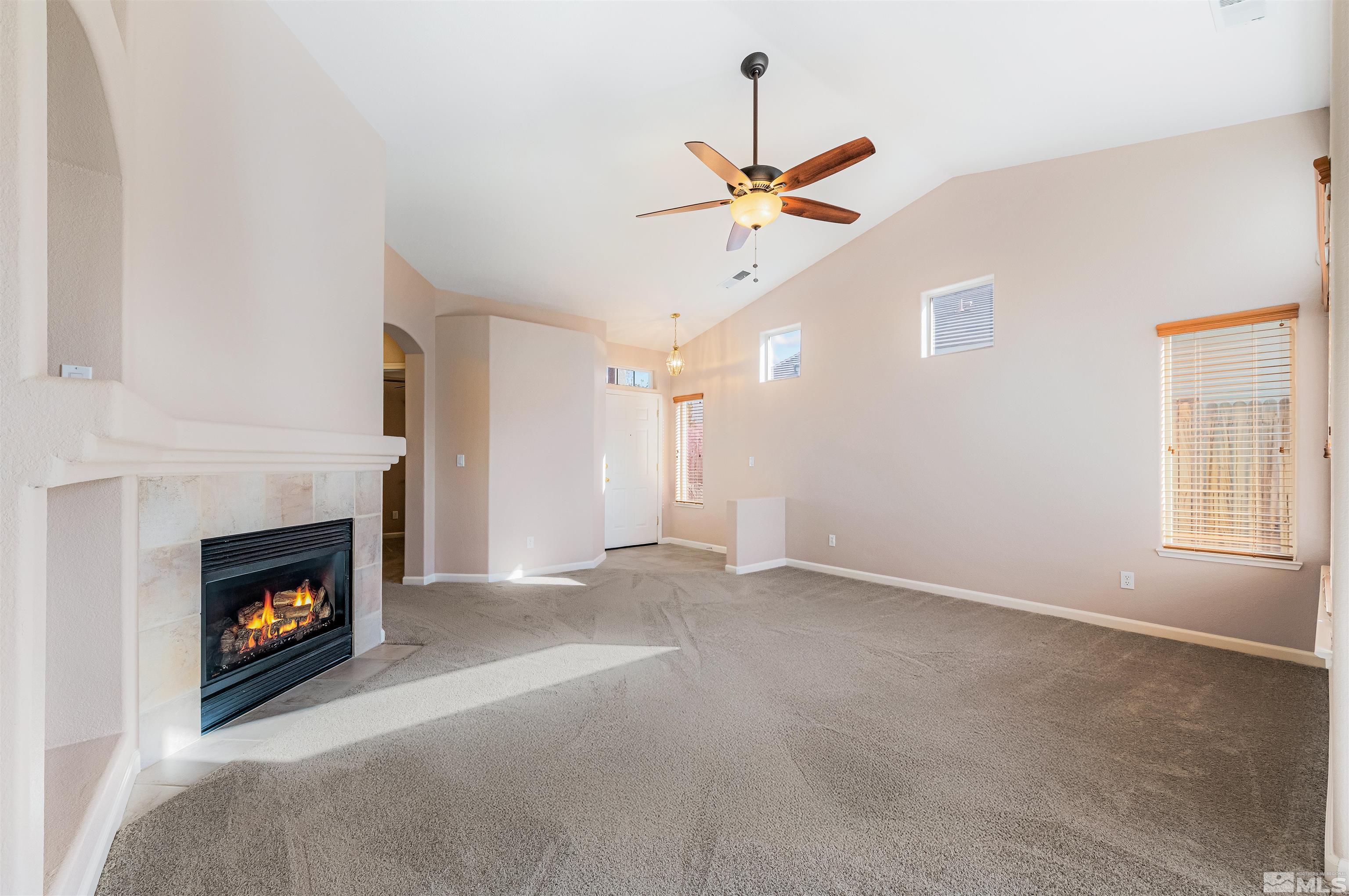 1595 Canyonlands Ct Property Photo 6