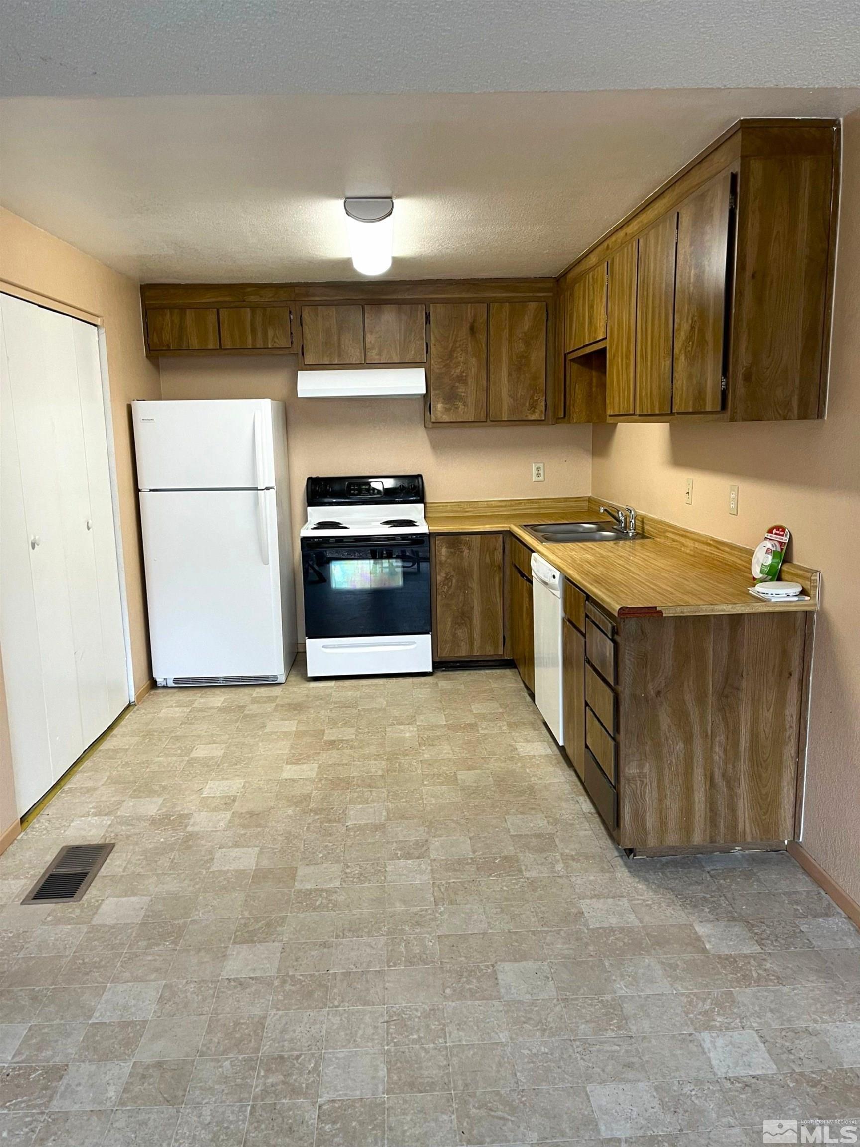 1170 Goldfield Ave Property Photo 5