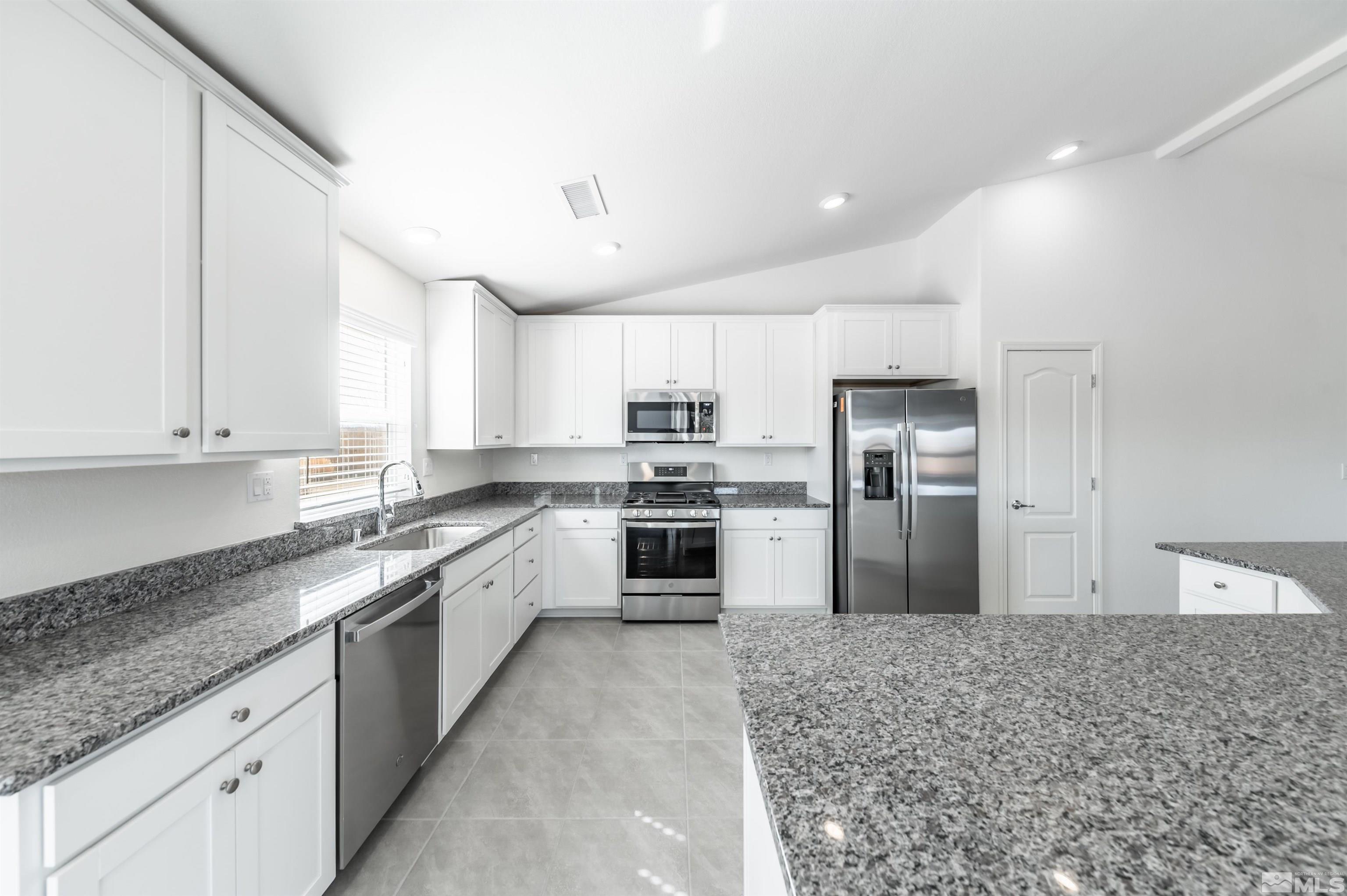 341 Moab Court Property Photo 4