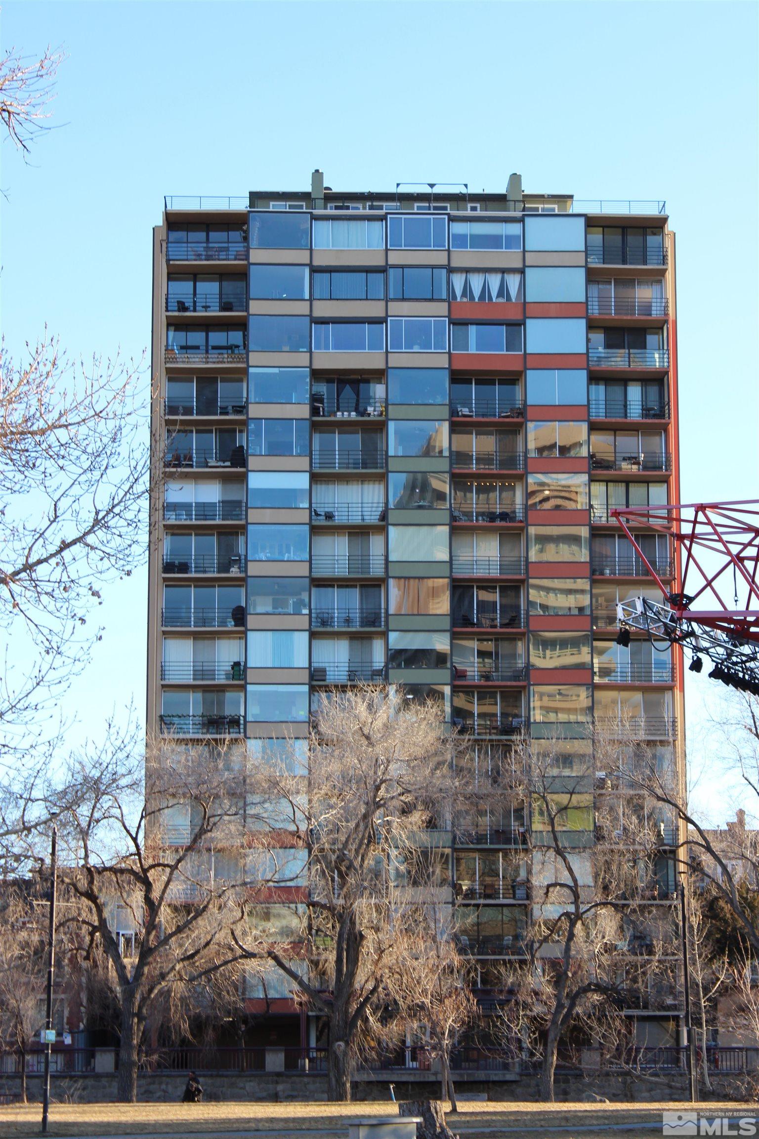 280 Island Avenue Property Photo 1