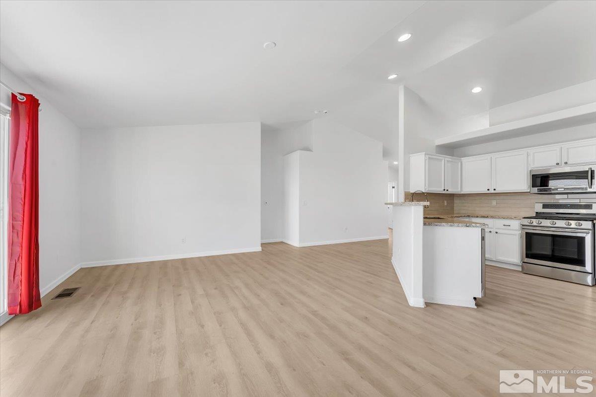 1222 Jacob Lane Property Photo 9