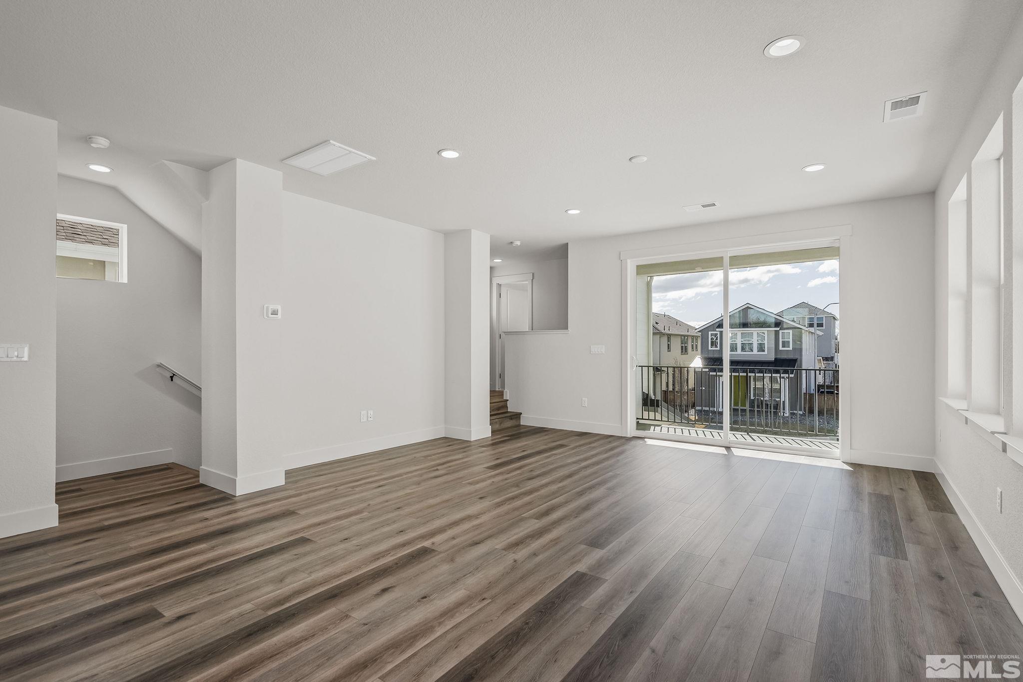 1212 Grove Street Property Photo 2
