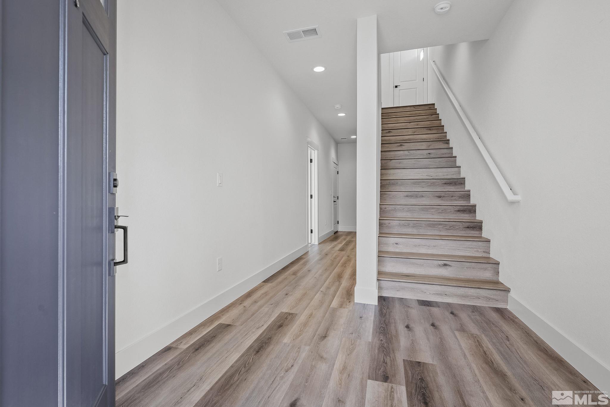 1212 Grove Street Property Photo 13