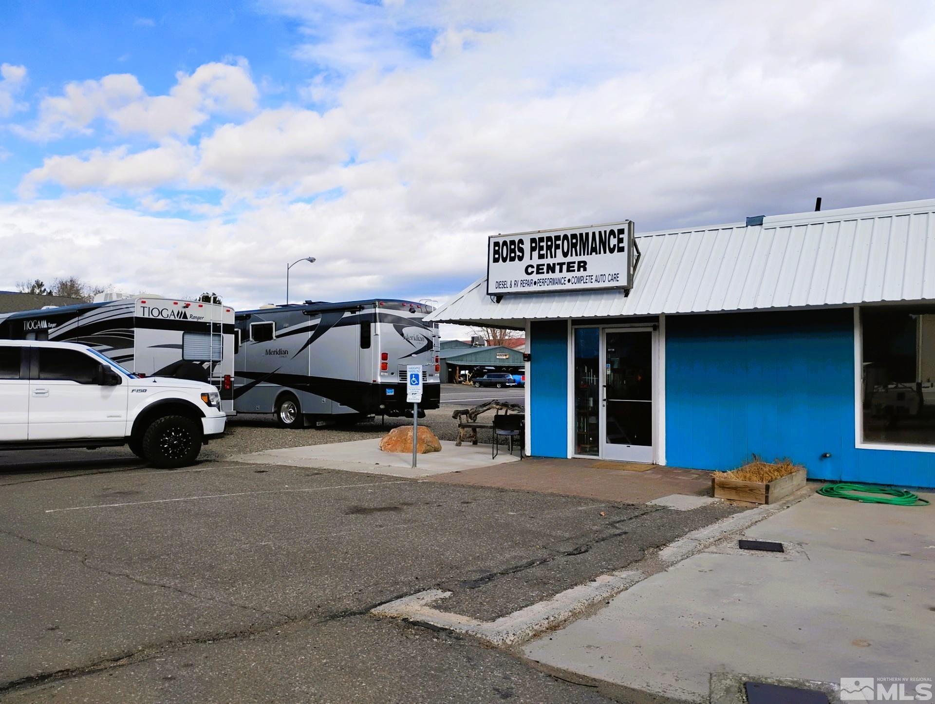 1417 Industrial Way Property Photo 2