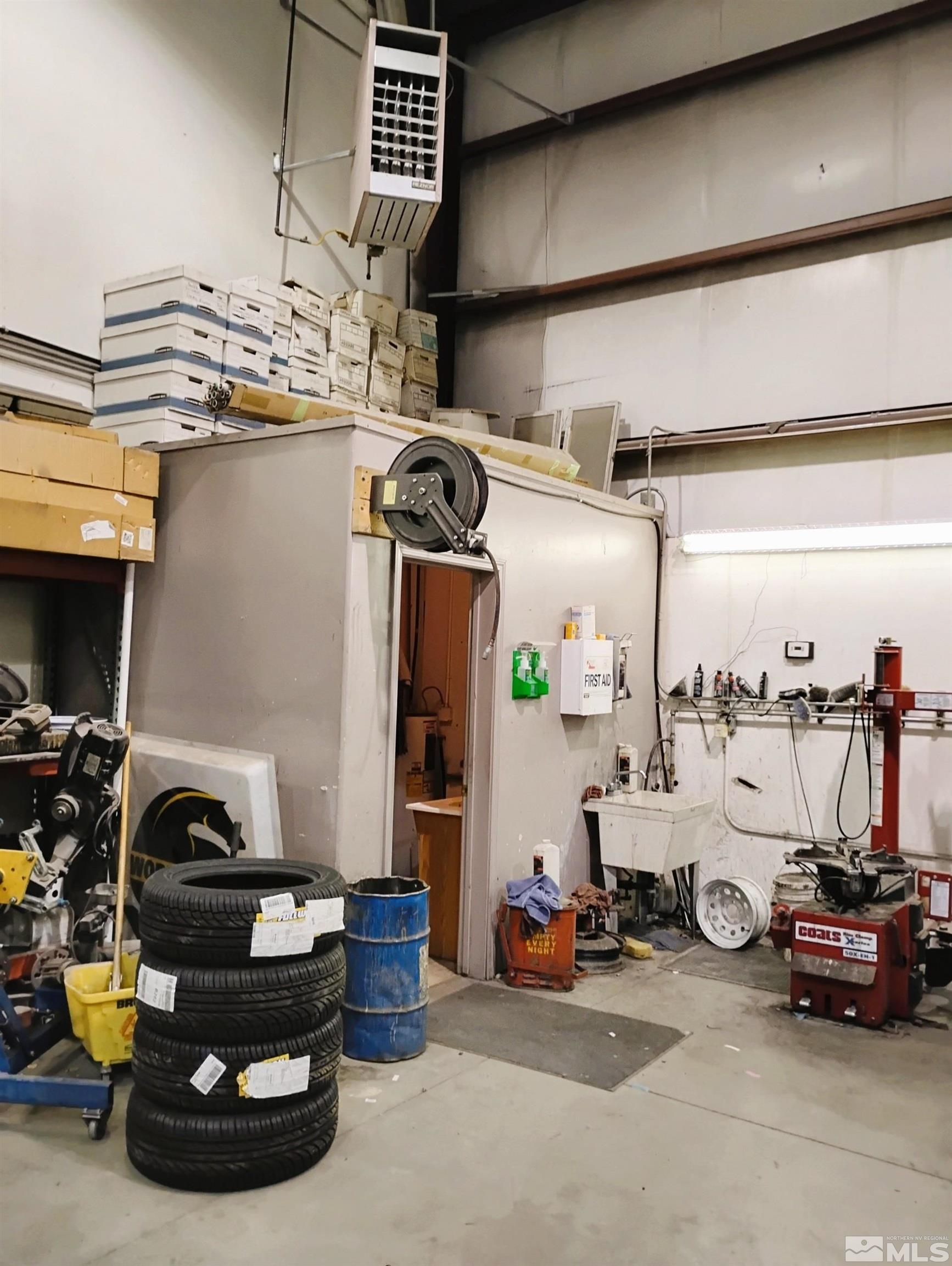1417 Industrial Way Property Photo 27