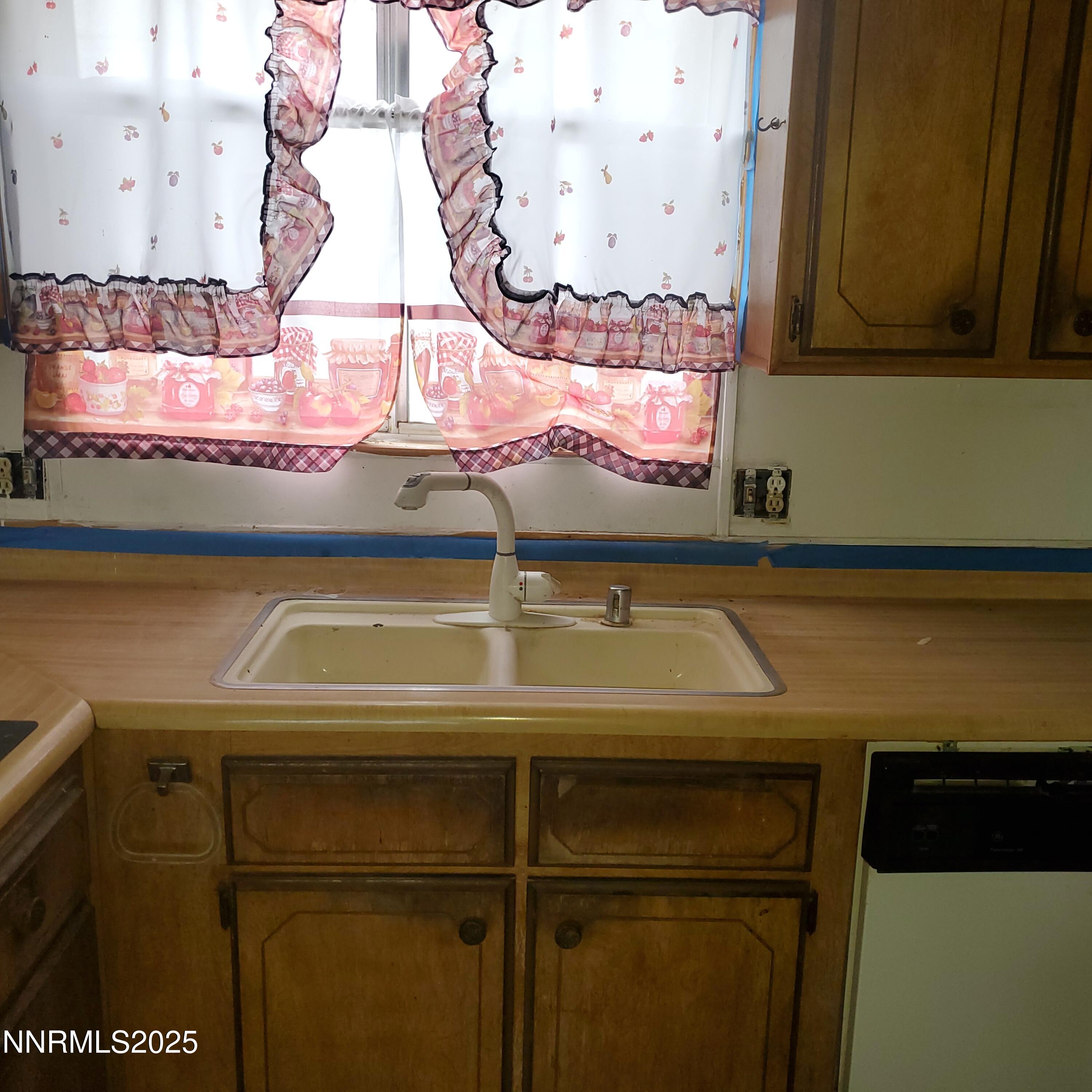 414 Cottonwood Drive Property Photo 6