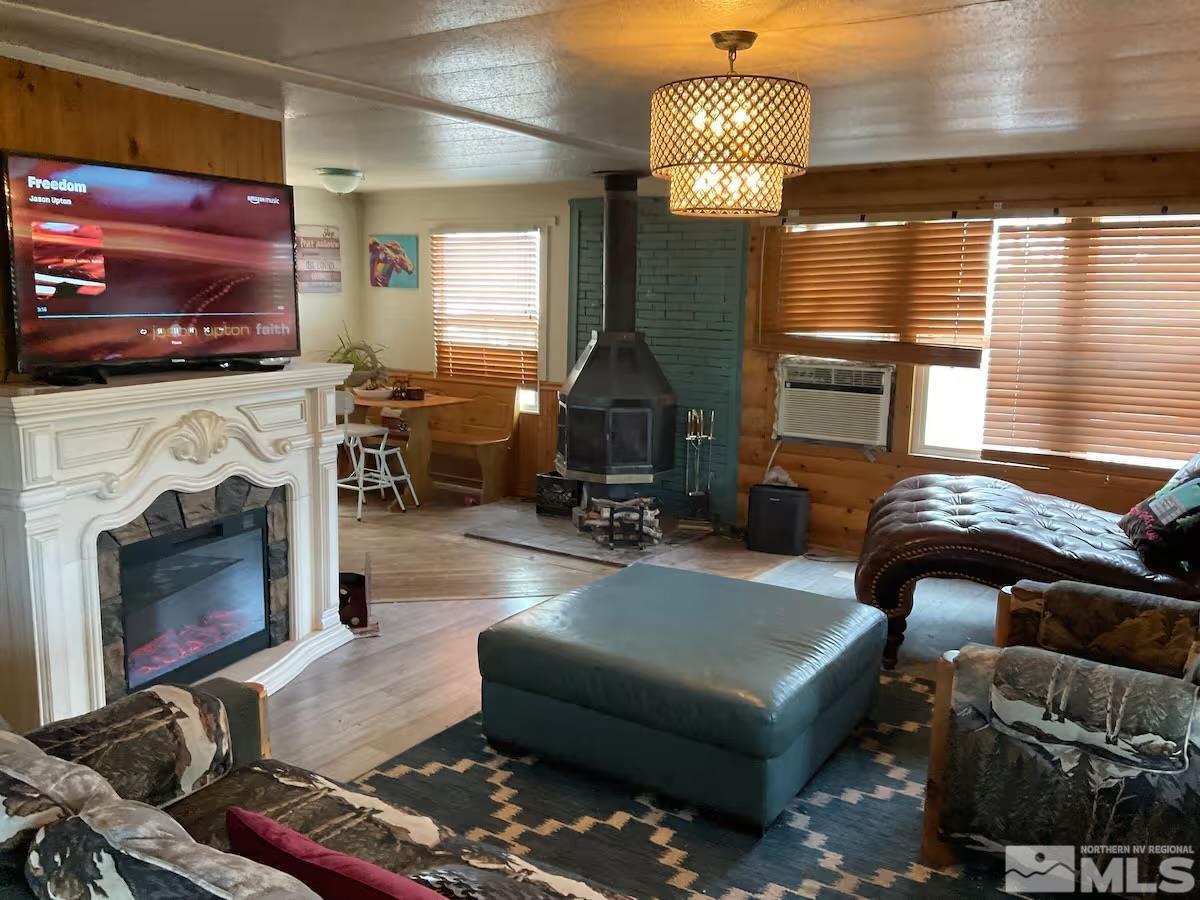 7815 Iroquois Trail Property Photo 2