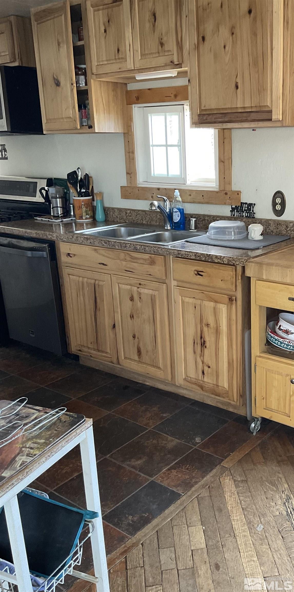 7815 Iroquois Trail Property Photo 6