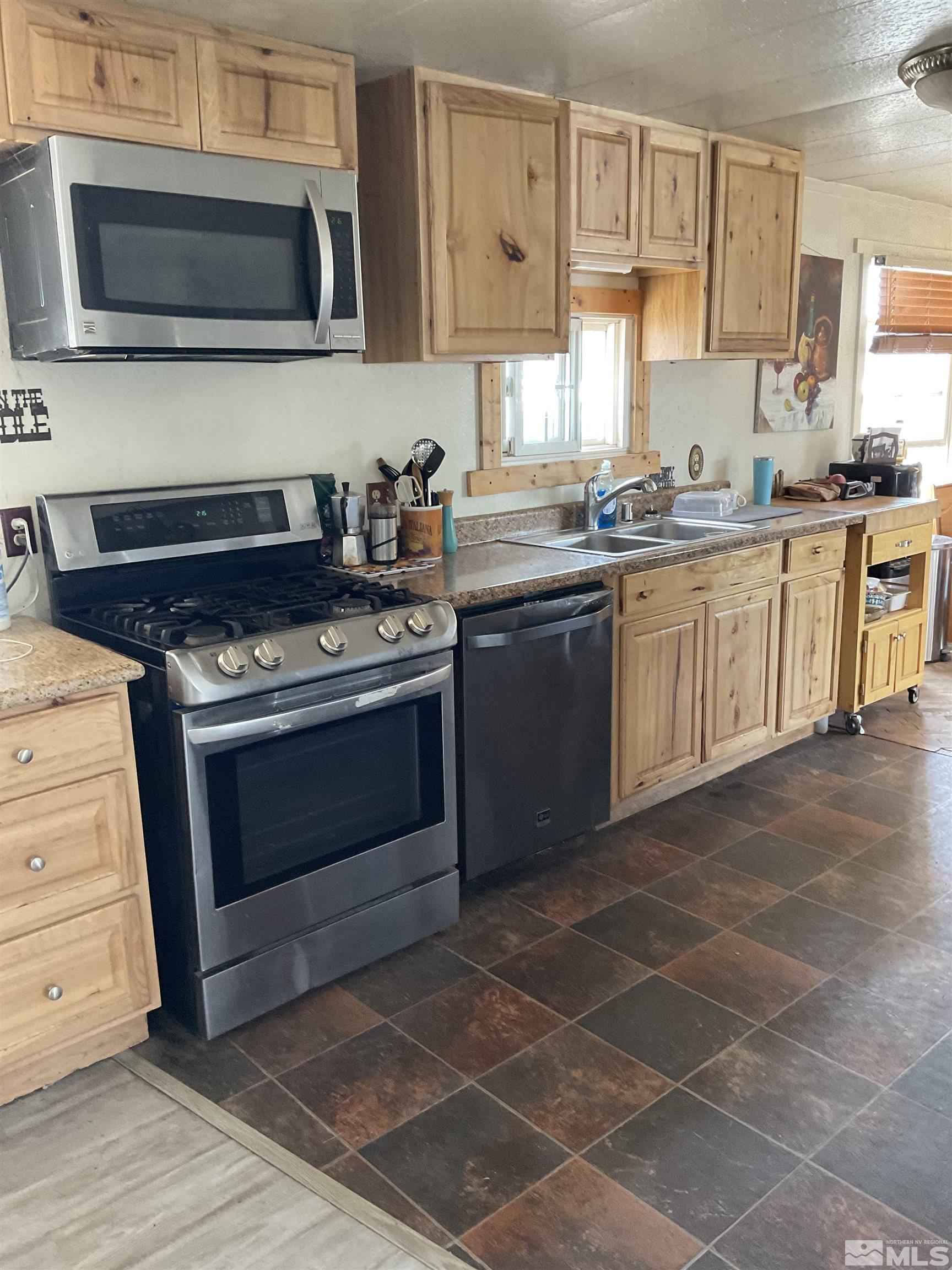 7815 Iroquois Trail Property Photo 9